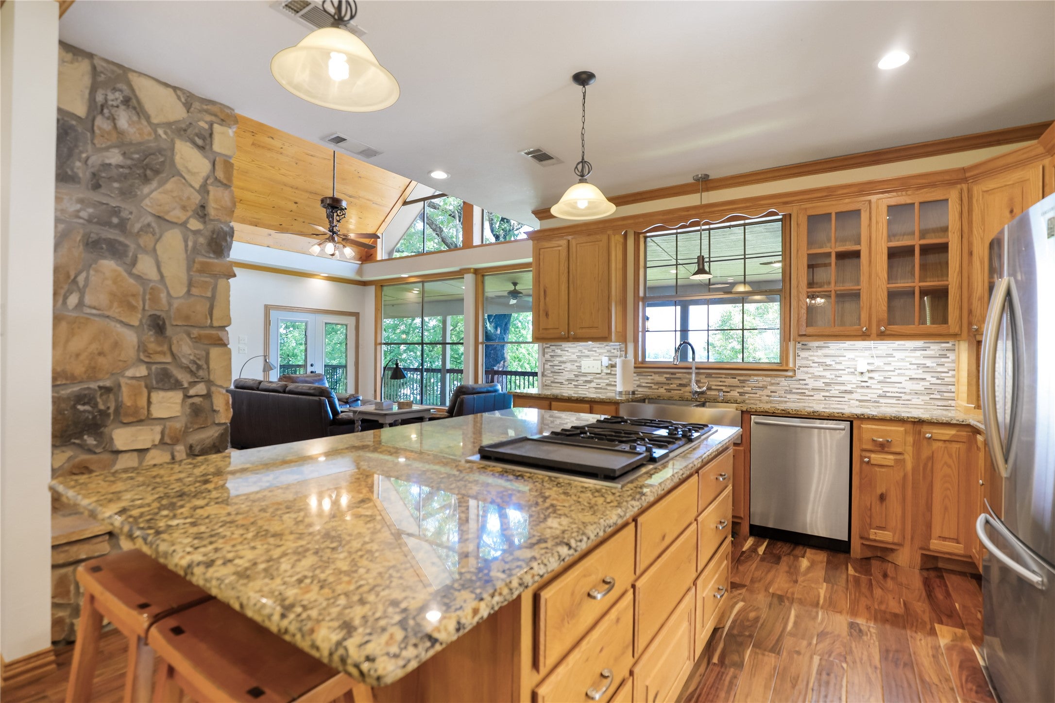 Scroggins, Texas, 75480, United States, 5 Bedrooms Bedrooms, ,5 BathroomsBathrooms,Residential,Active,1781819