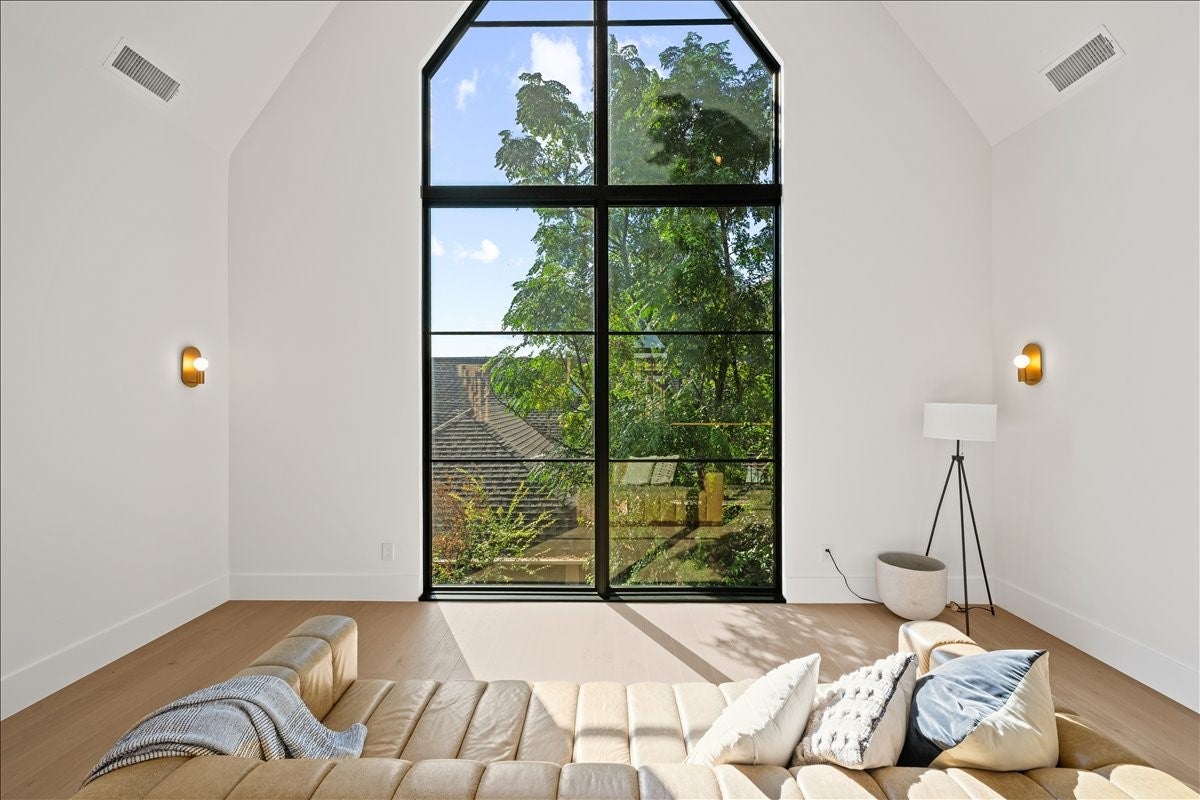 Dallas, Texas, 75206, United States, 4 Bedrooms Bedrooms, ,5 BathroomsBathrooms,Residential,Active,1967298