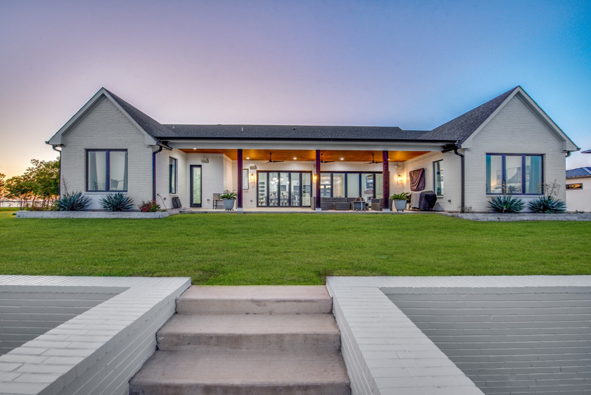 Corsicana, Texas, 75109, United States, 4 Bedrooms Bedrooms, ,5 BathroomsBathrooms,Residential,Active,2009871