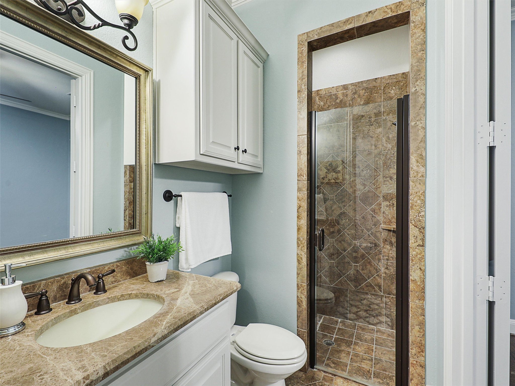 Frisco, Texas, 75033, United States, 5 Bedrooms Bedrooms, ,6 BathroomsBathrooms,Residential,Active,1894539