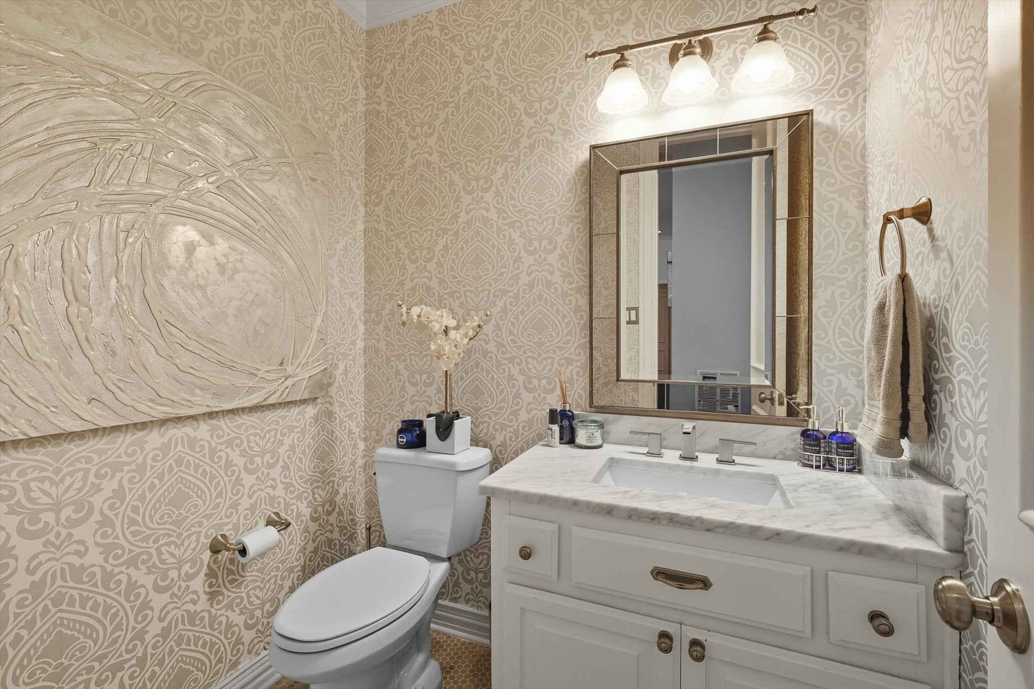 Flower Mound, Texas, 75028, United States, 4 Bedrooms Bedrooms, ,4 BathroomsBathrooms,Residential,Active,1951804