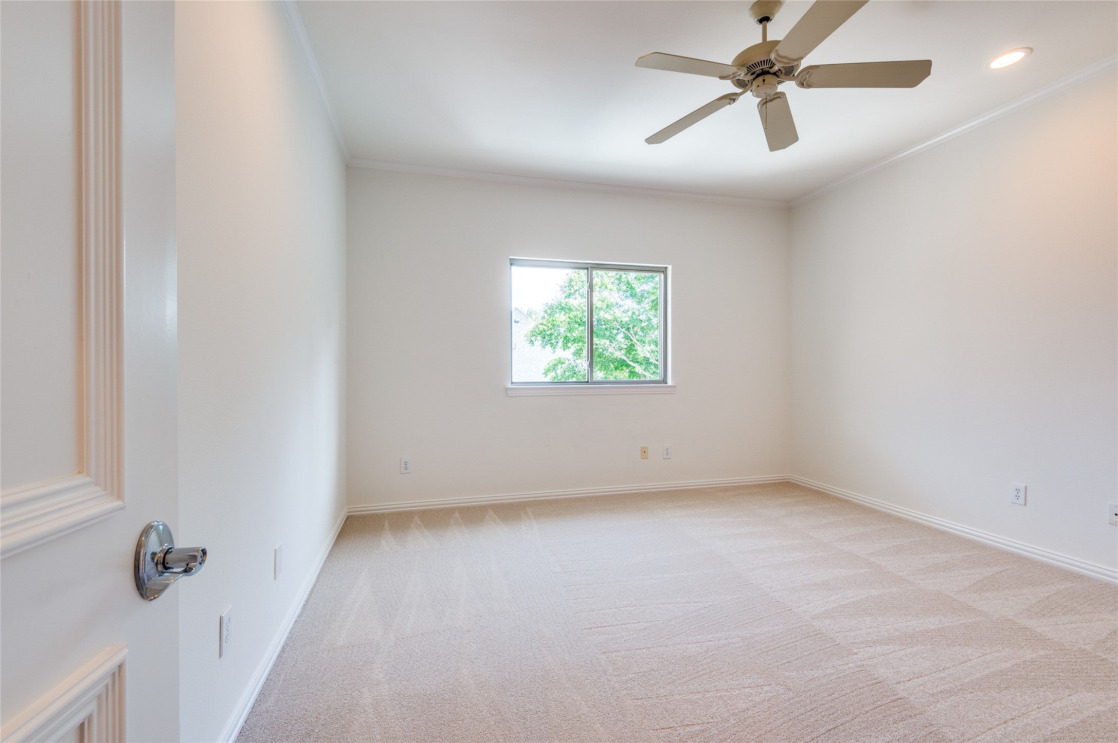 Frisco, Texas, 75034, United States, 4 Bedrooms Bedrooms, ,5 BathroomsBathrooms,Residential,Active,1900185