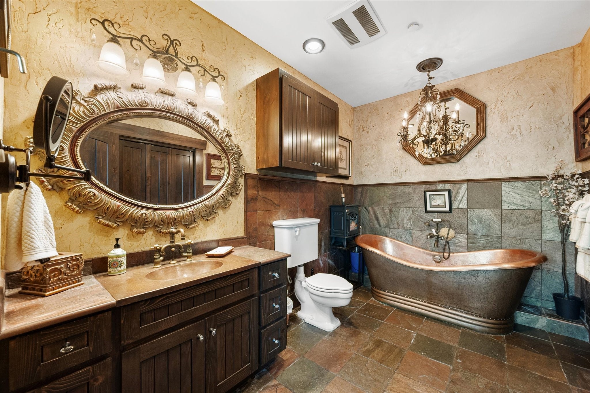 Fort Worth, Texas, 76102, United States, ,3 BathroomsBathrooms,Residential,Active,1808184