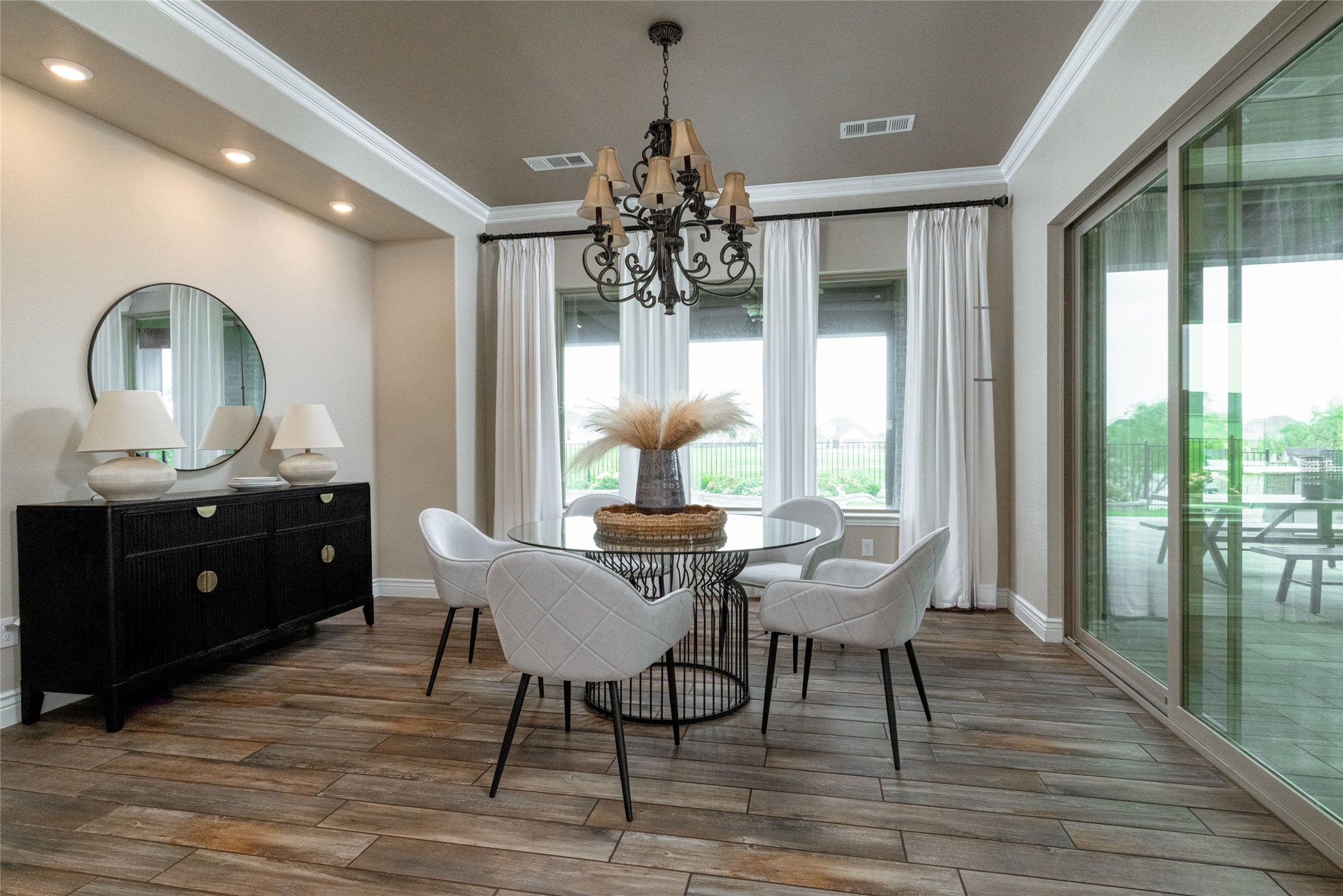 Denton, Texas, 76207, United States, 3 Bedrooms Bedrooms, ,3 BathroomsBathrooms,Residential,Active,1704396
