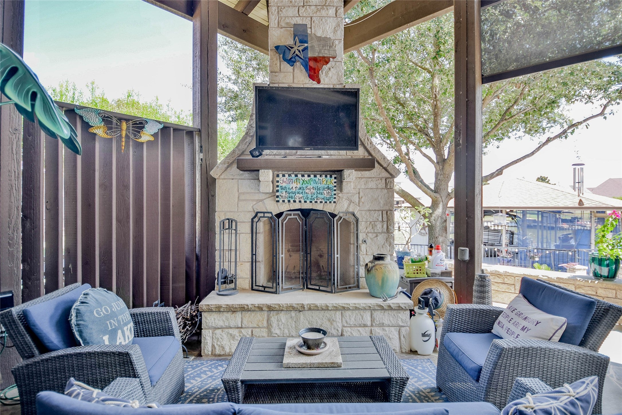 Granbury, Texas, 76048, United States, 4 Bedrooms Bedrooms, ,3 BathroomsBathrooms,Residential,Active,1929707