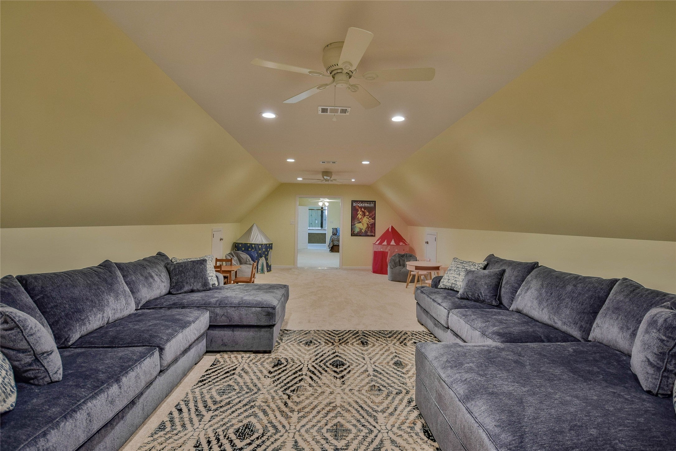 Granbury, Texas, 76048, United States, ,5 BathroomsBathrooms,Residential,Active,1799390