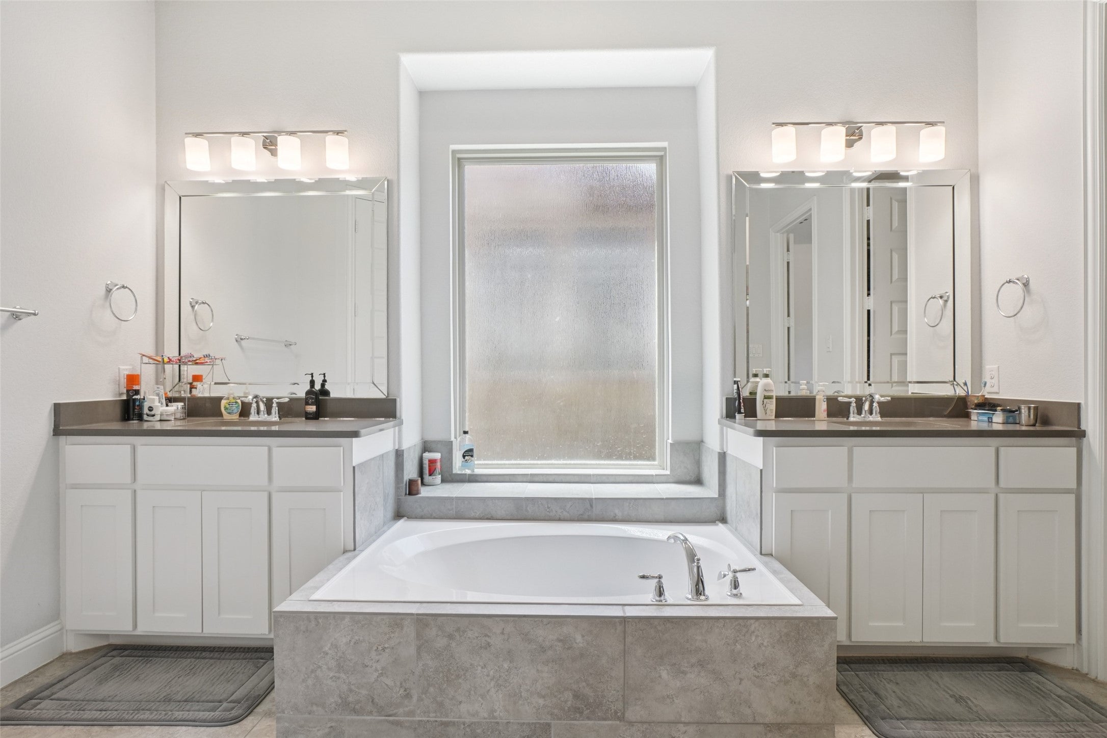 Irving, Texas, 75039, United States, 5 Bedrooms Bedrooms, ,5 BathroomsBathrooms,Residential,Active,1997879