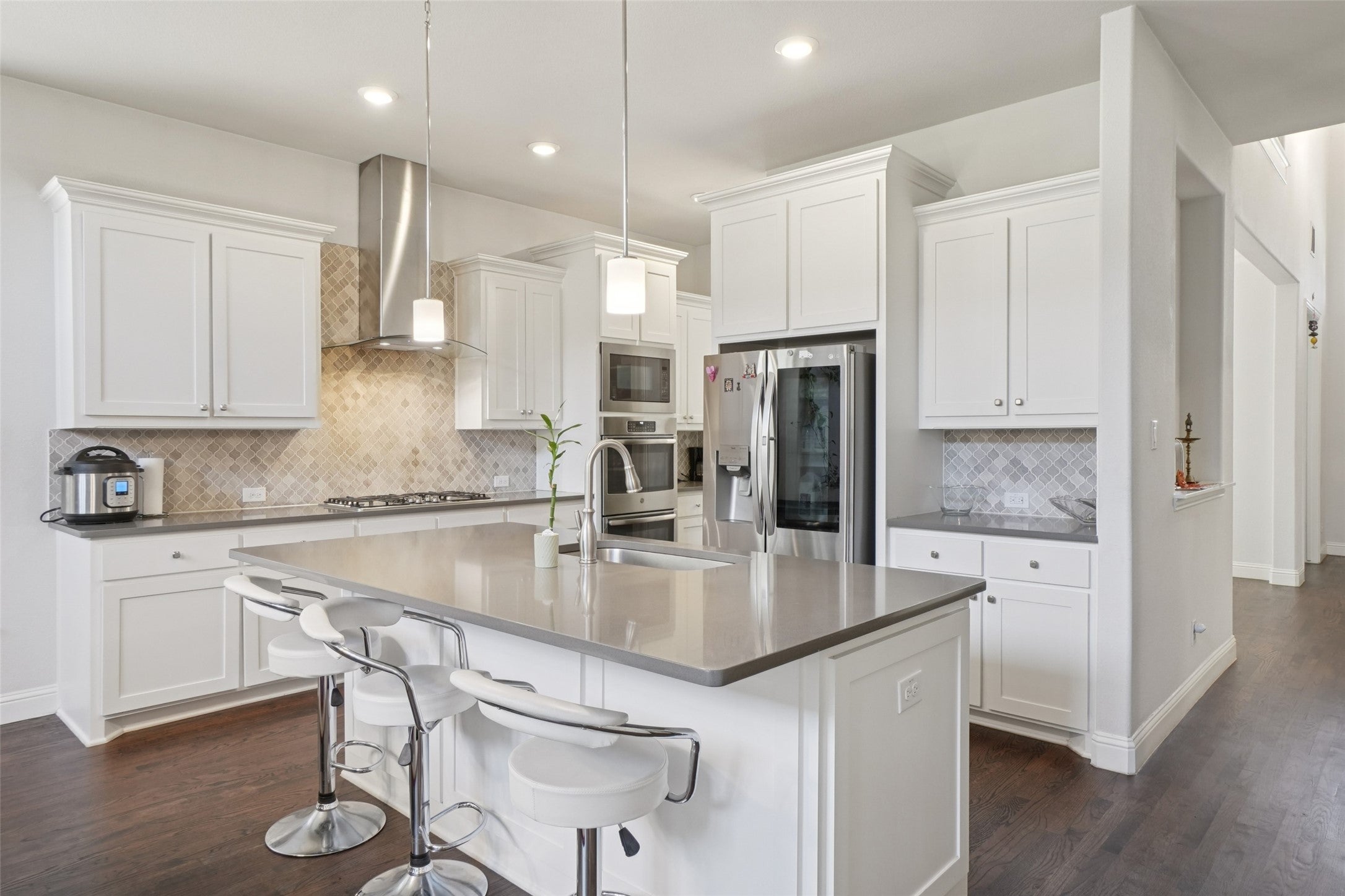 Irving, Texas, 75039, United States, 5 Bedrooms Bedrooms, ,5 BathroomsBathrooms,Residential,Active,1997879