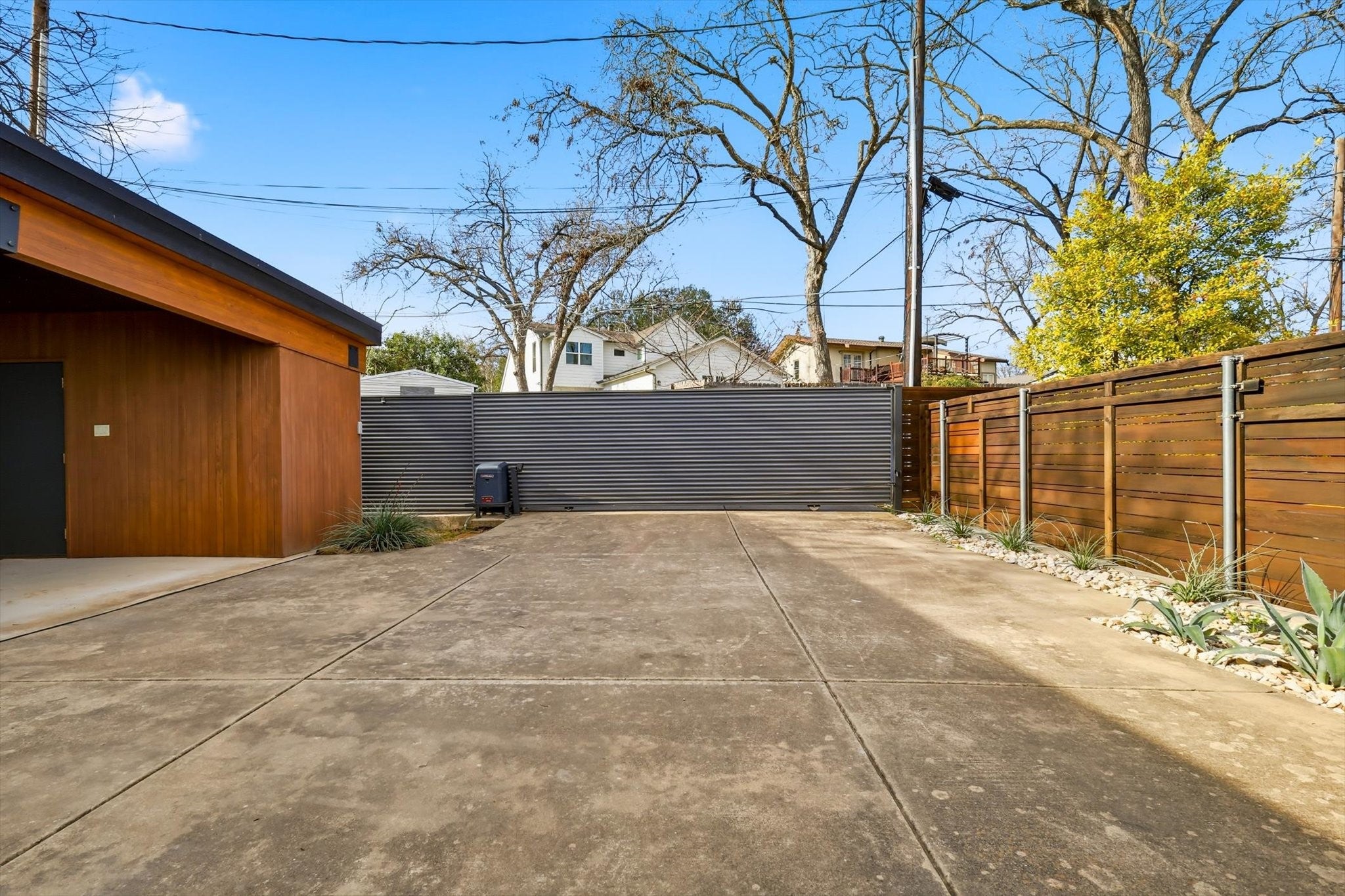 Dallas, Texas, 75218, United States, 3 Bedrooms Bedrooms, ,2 BathroomsBathrooms,Residential,Active,2010190