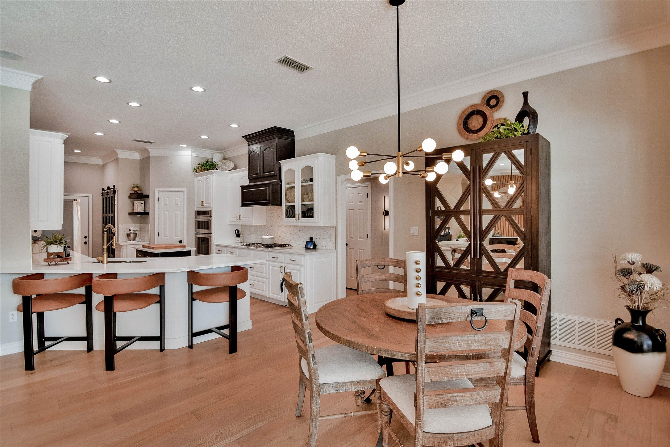 Granbury, Texas, 76048, United States, 3 Bedrooms Bedrooms, ,3 BathroomsBathrooms,Residential,Active,1988467