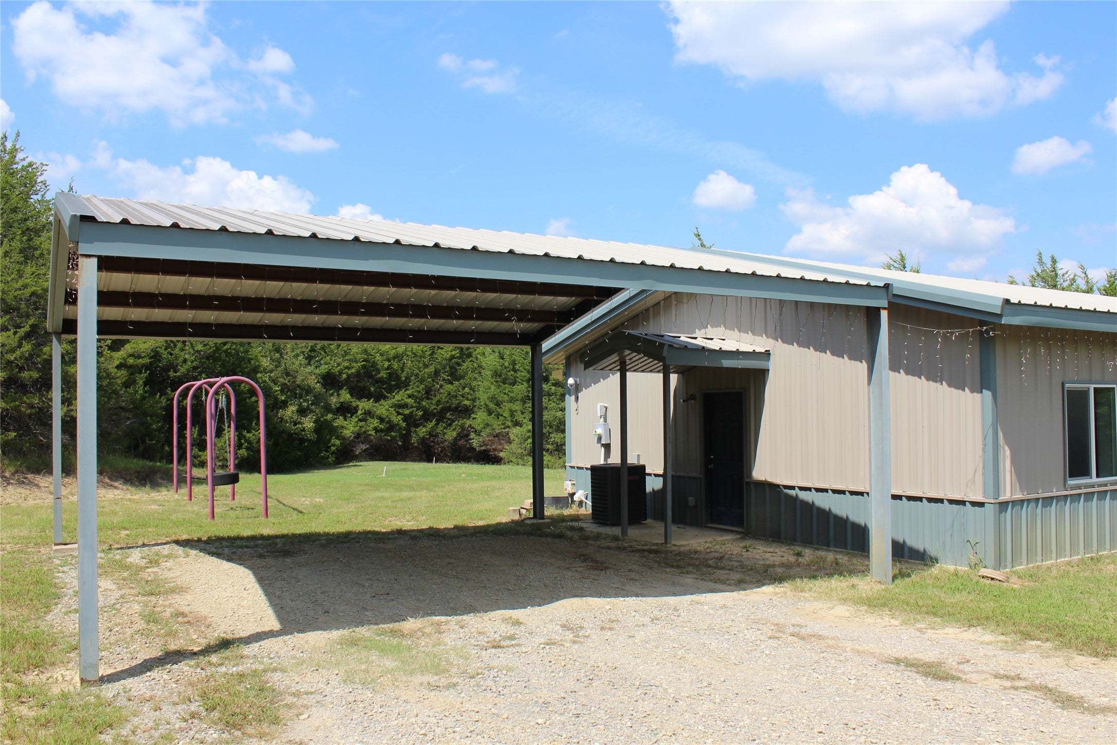 Bonham, Texas, 75418, United States, 9 Bedrooms Bedrooms, ,6 BathroomsBathrooms,Residential,Active,1988719