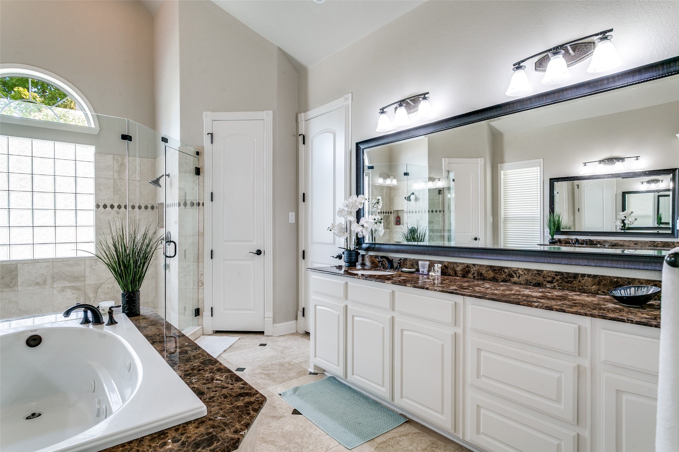 Southlake, Texas, 76092, United States, 4 Bedrooms Bedrooms, ,5 BathroomsBathrooms,Residential,Active,1963281