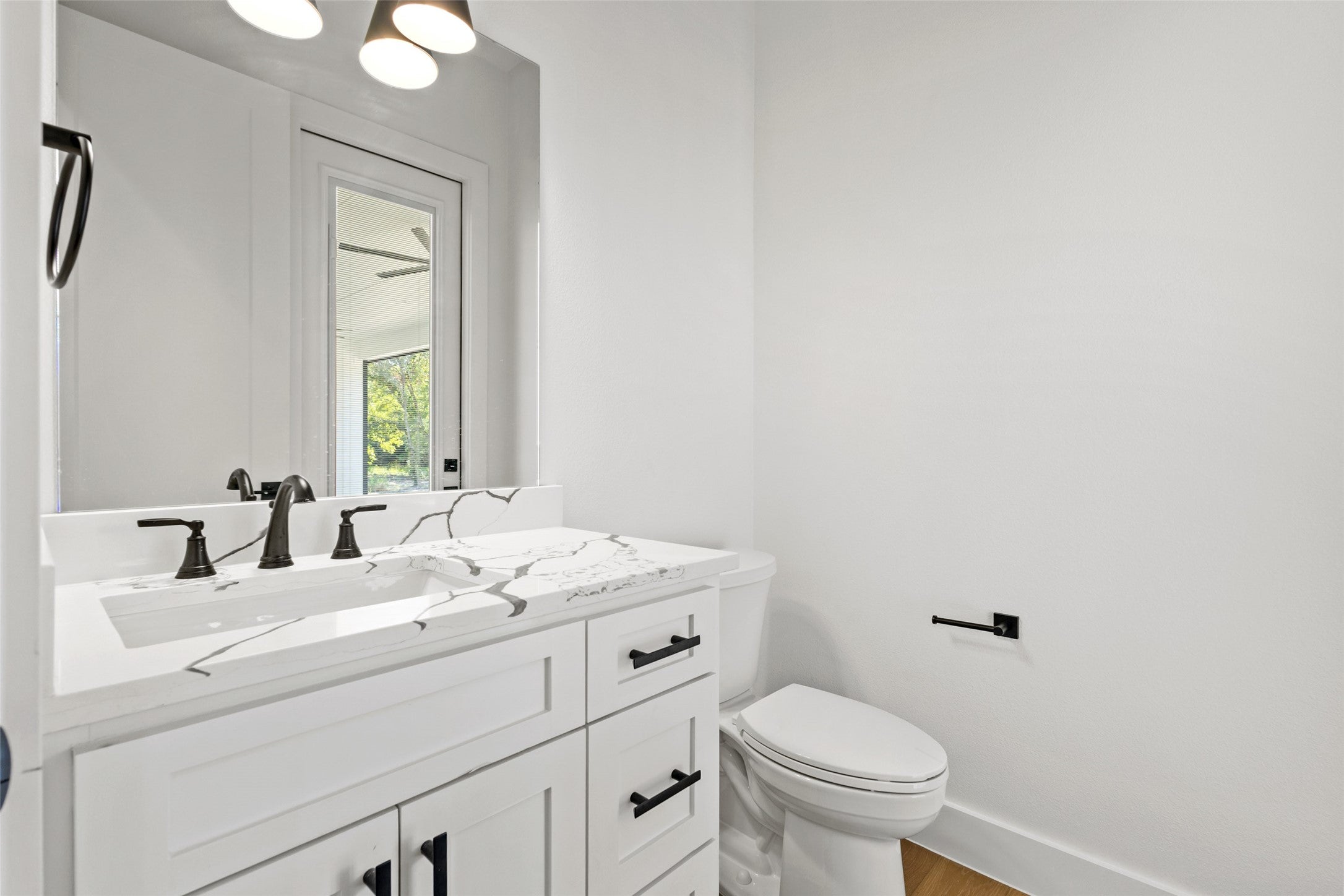 Van Alstyne, Texas, 75495, United States, 4 Bedrooms Bedrooms, ,4 BathroomsBathrooms,Residential,Active,1880019