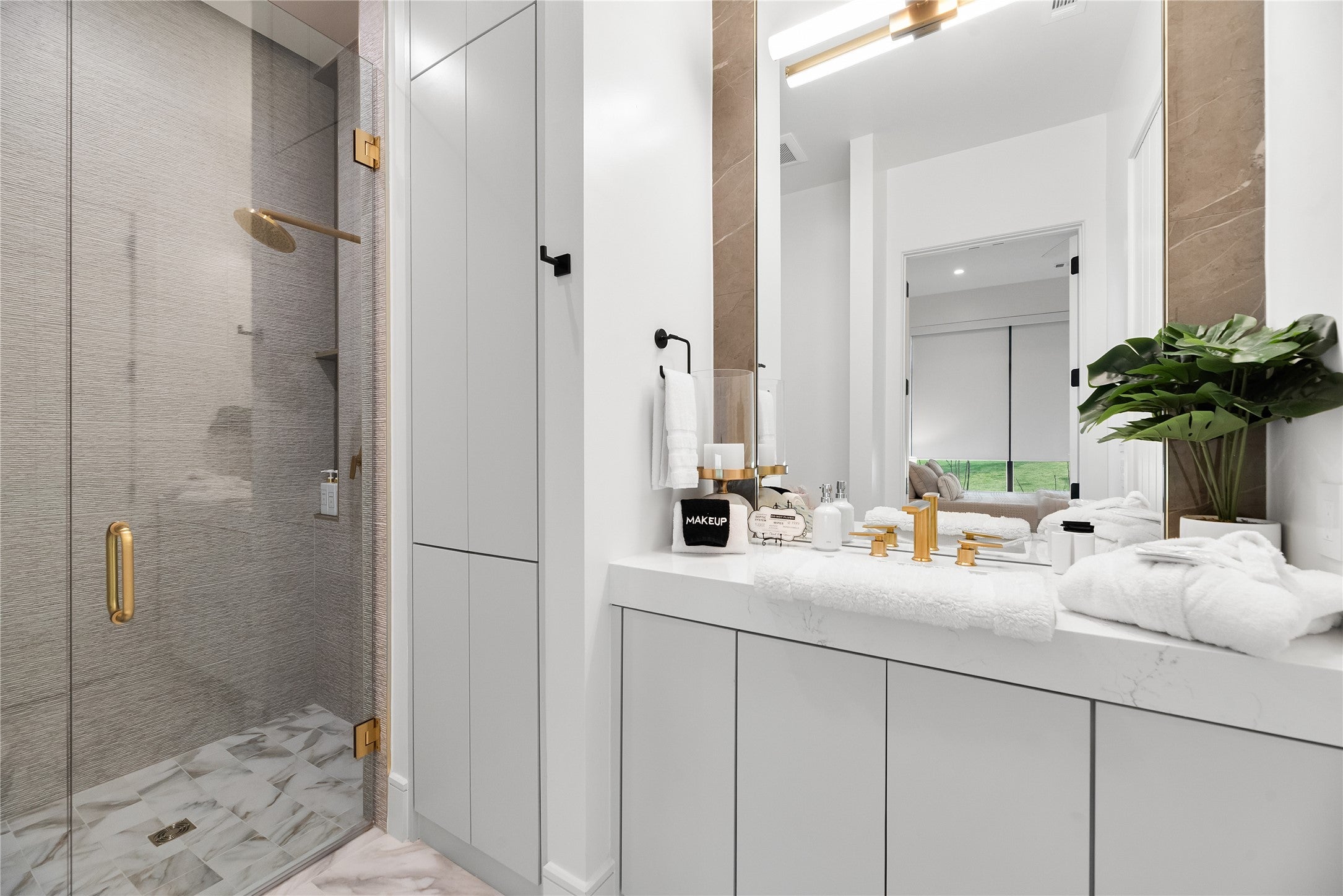 Streetman, Texas, 75859, United States, 5 Bedrooms Bedrooms, ,7 BathroomsBathrooms,Residential,Active,1988712