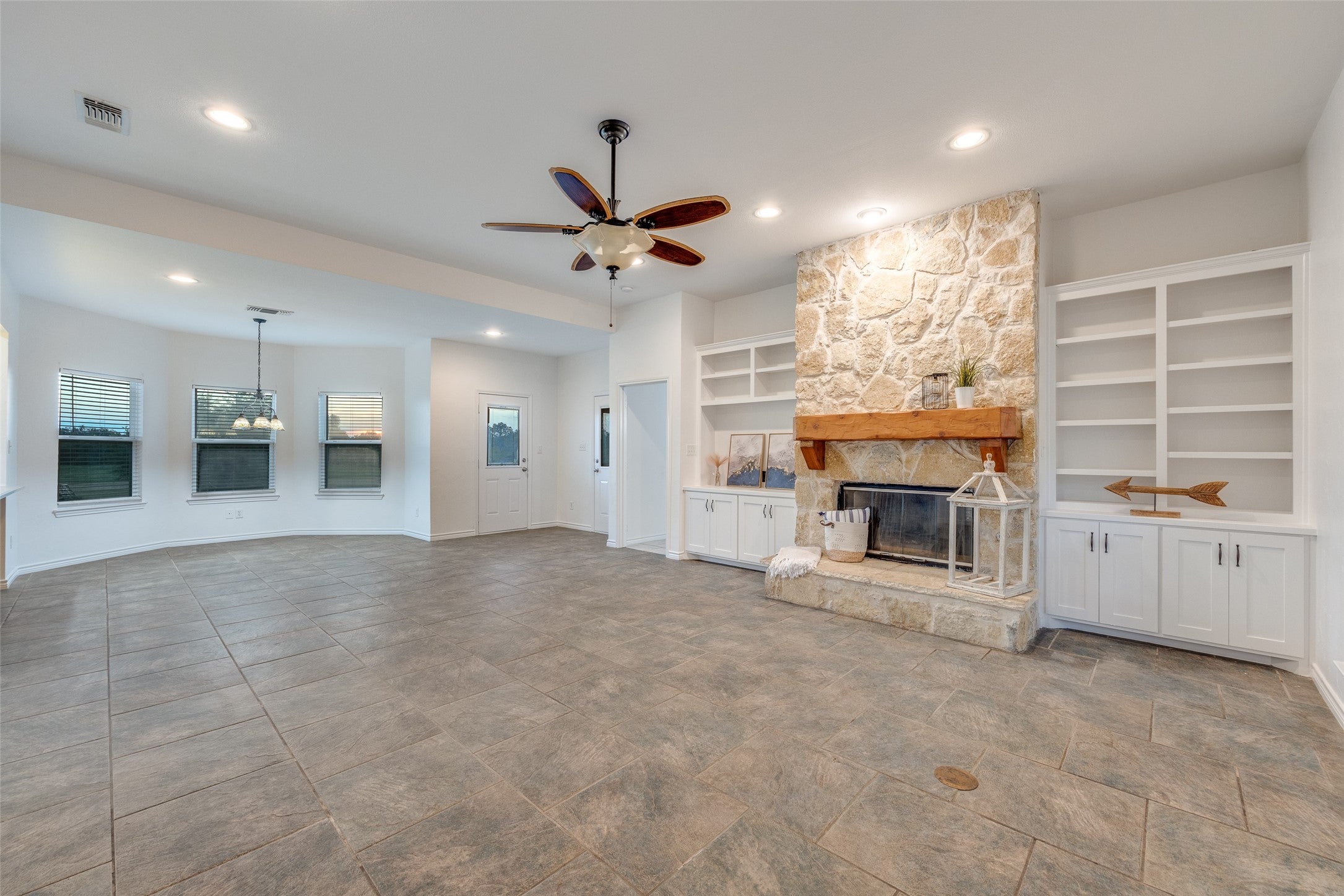 Leonard, Texas, 75452, United States, 2 Bedrooms Bedrooms, ,2 BathroomsBathrooms,Residential,Active,1920262