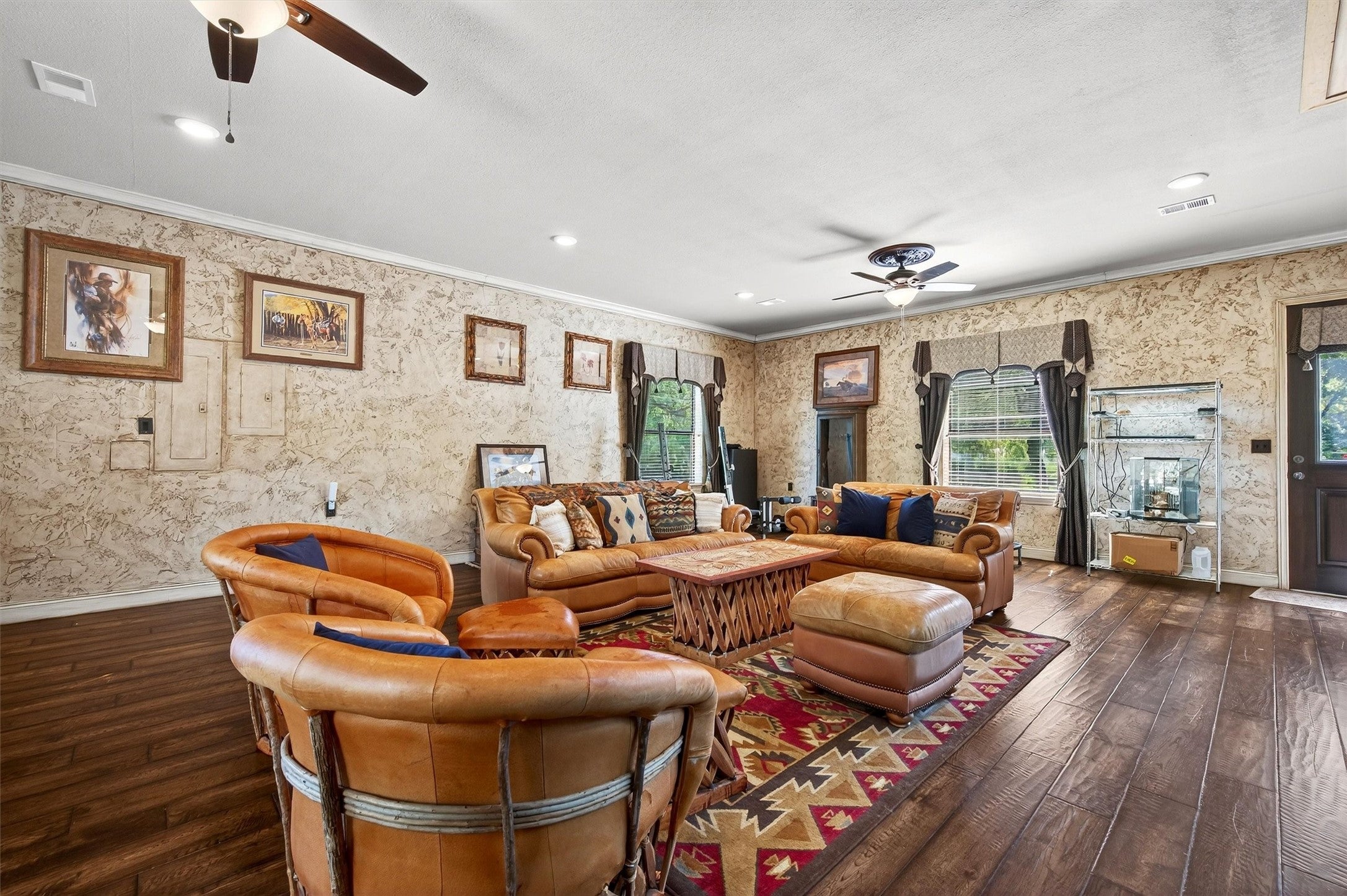 Pottsboro, Texas, 75076, United States, 5 Bedrooms Bedrooms, ,6 BathroomsBathrooms,Residential,Active,1953378