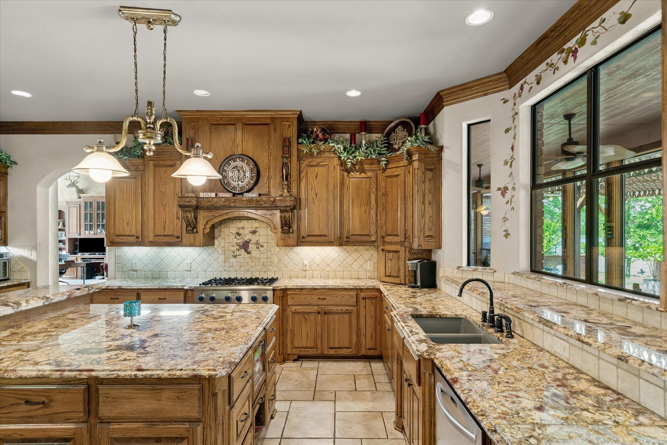 Mabank, Texas, 75156, United States, 5 Bedrooms Bedrooms, ,6 BathroomsBathrooms,Residential,Active,1894194