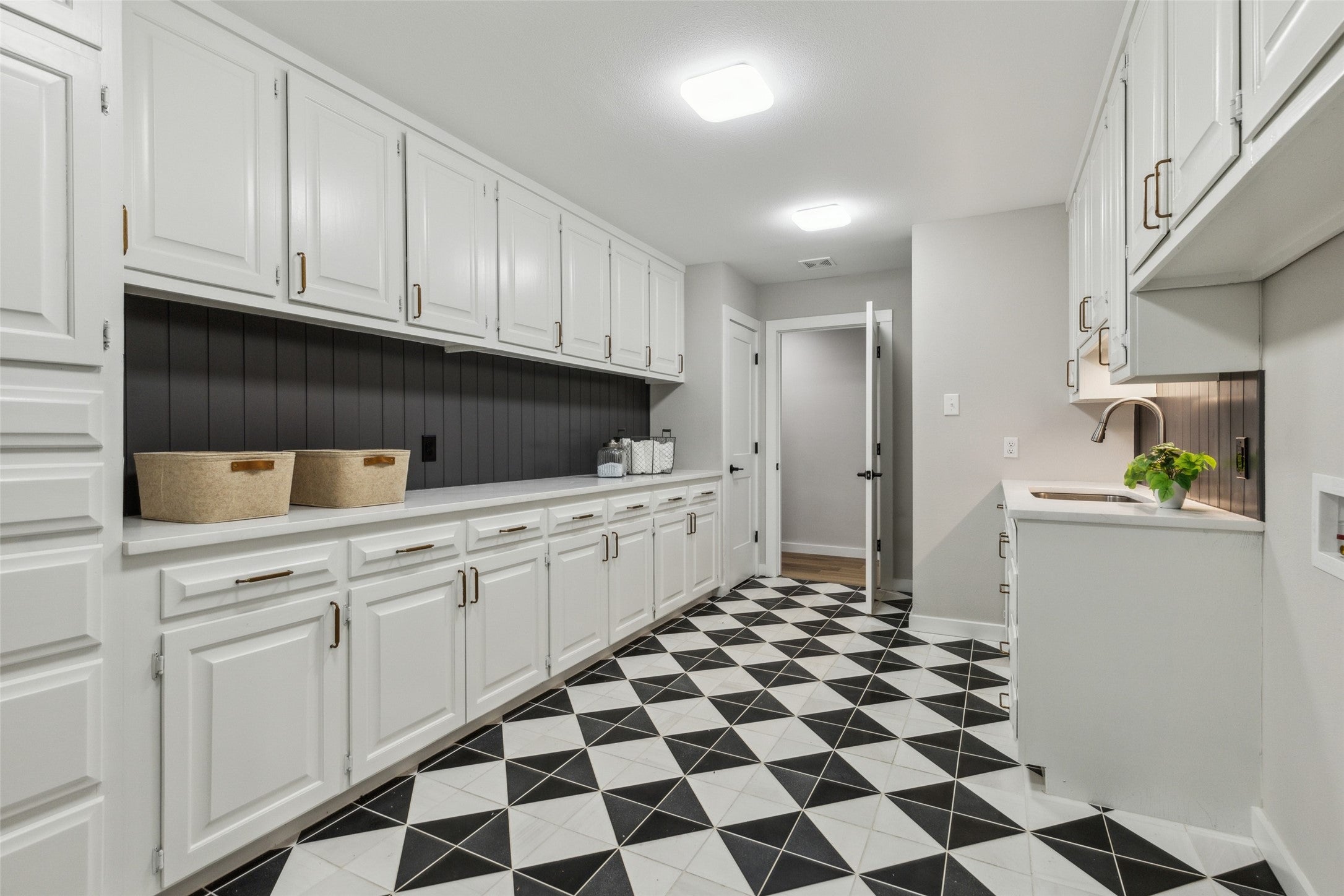 Colleyville, Texas, 76034, United States, 5 Bedrooms Bedrooms, ,4 BathroomsBathrooms,Residential,Active,1832302