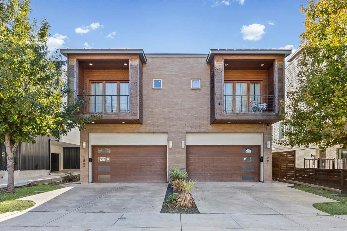 2011 N Prairie Ave Unit 2011