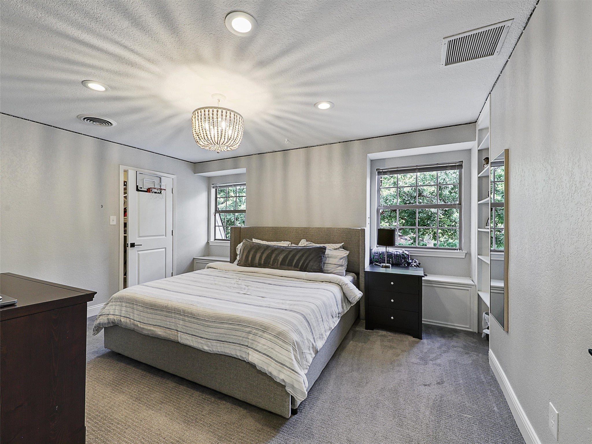 Southlake, Texas, 76092, United States, 5 Bedrooms Bedrooms, ,4 BathroomsBathrooms,Residential,Active,1894222