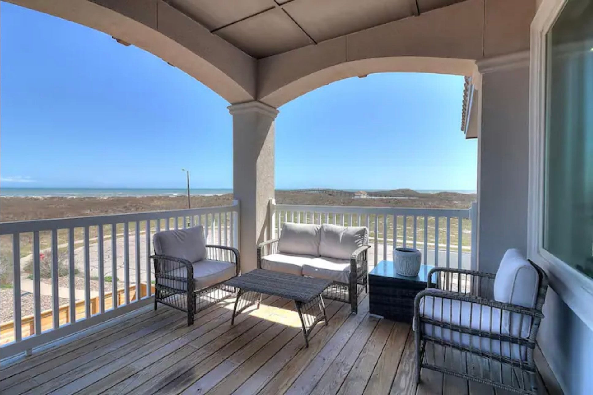 Port Aransas, Texas, 78373, United States, 4 Bedrooms Bedrooms, ,4 BathroomsBathrooms,Residential,Active,1910137
