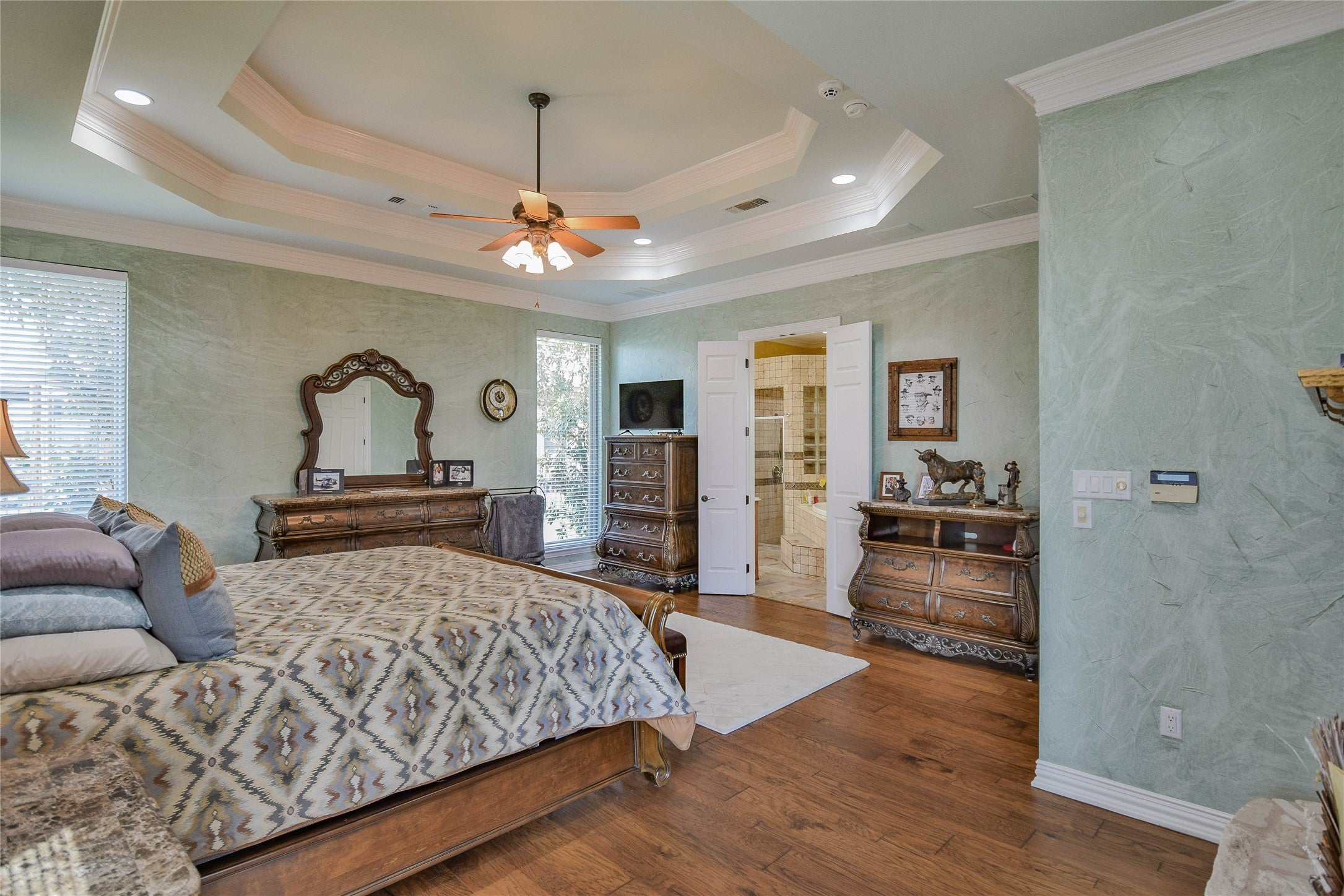 Granbury, Texas, 76048, United States, ,5 BathroomsBathrooms,Residential,Active,1799390