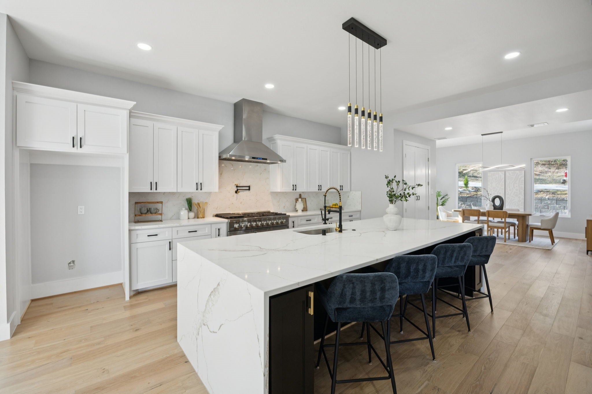 Cedar Hill, Texas, 75104, United States, 4 Bedrooms Bedrooms, ,5 BathroomsBathrooms,Residential,Active,1993947