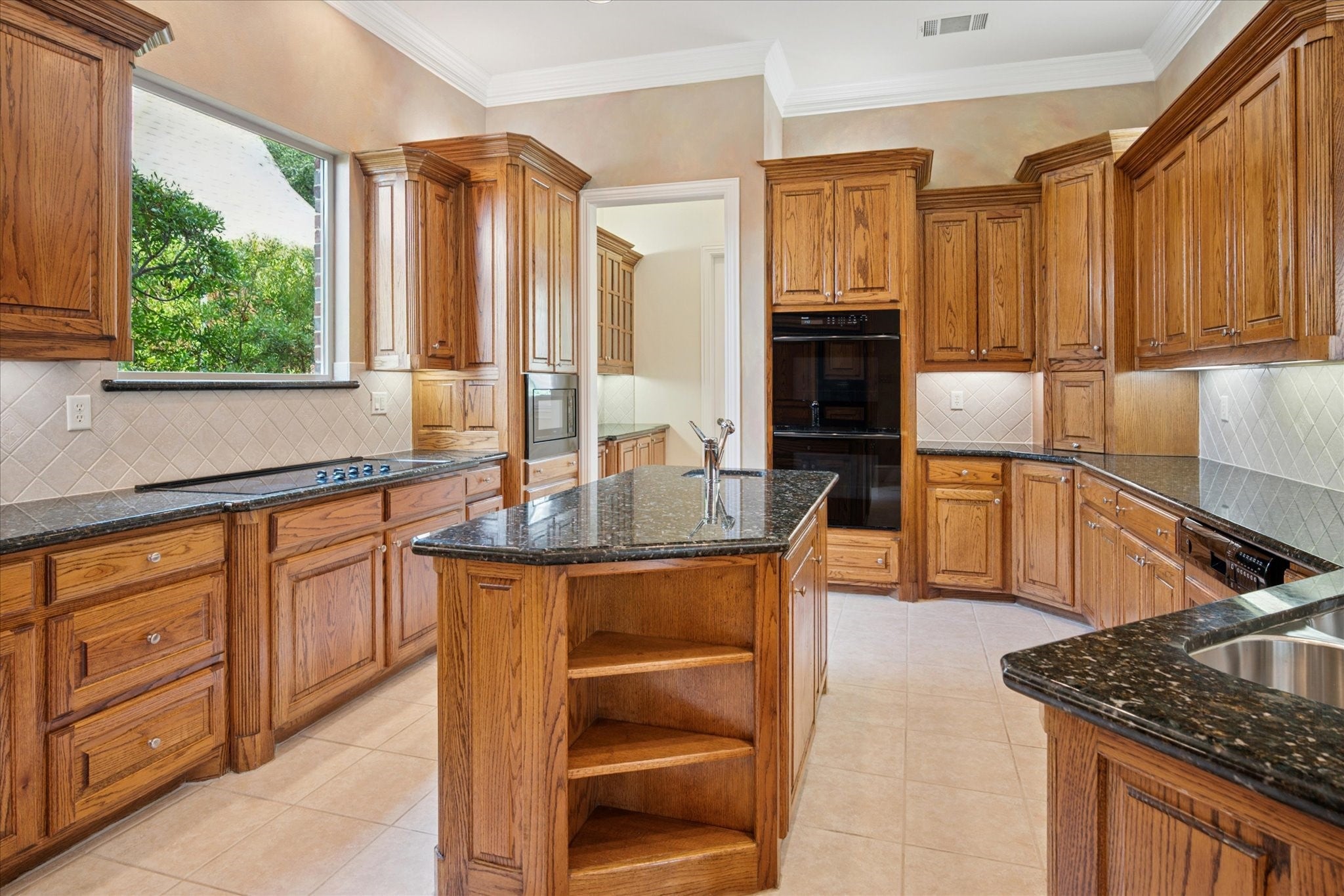 Plano, Texas, 75024, United States, 4 Bedrooms Bedrooms, ,5 BathroomsBathrooms,Residential,Active,1936400