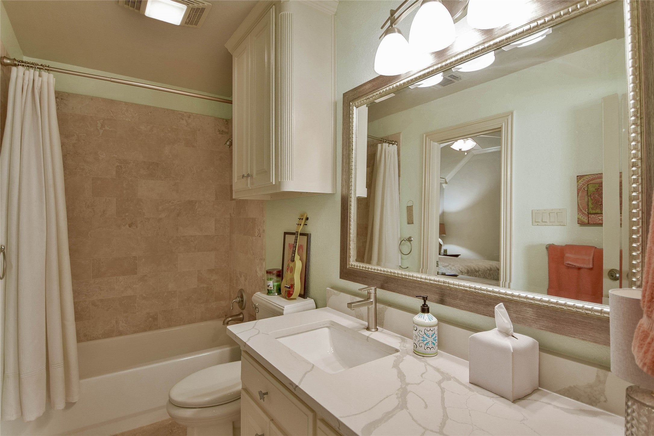 Granbury, Texas, 76048, United States, 3 Bedrooms Bedrooms, ,3 BathroomsBathrooms,Residential,Active,1943796
