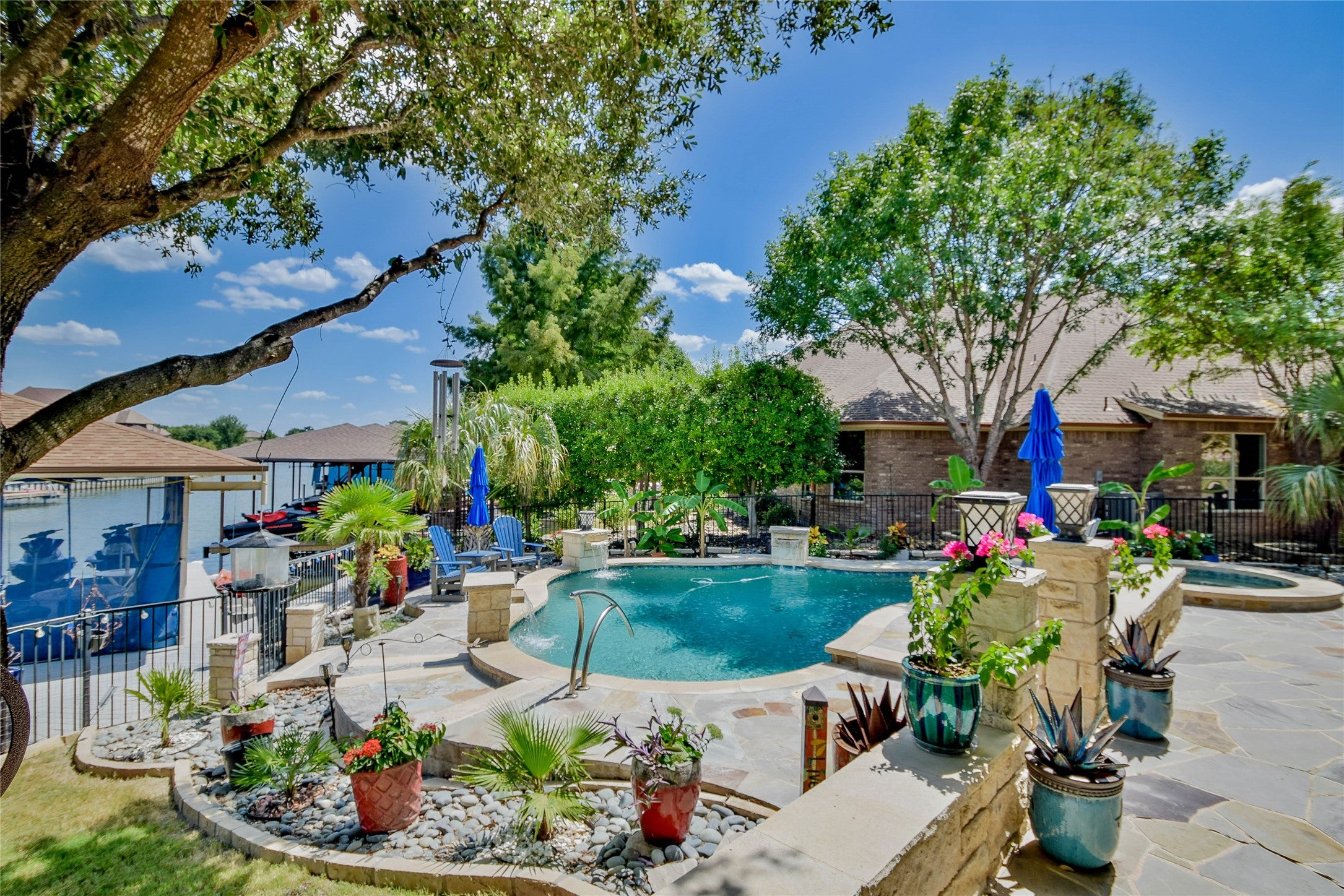 Granbury, Texas, 76048, United States, 4 Bedrooms Bedrooms, ,3 BathroomsBathrooms,Residential,Active,1929707