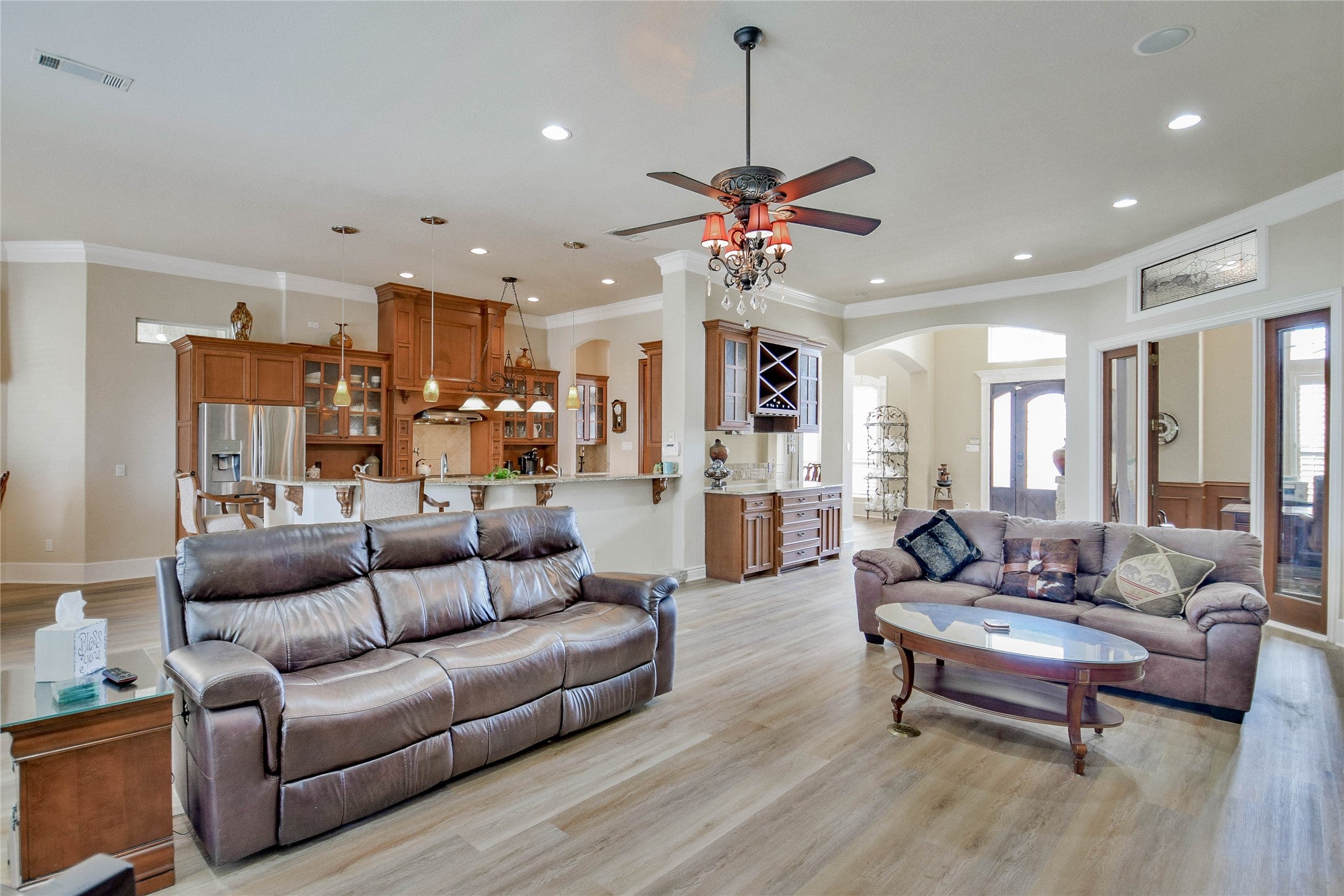 Granbury, Texas, 76048, United States, 4 Bedrooms Bedrooms, ,4 BathroomsBathrooms,Residential,Active,1967289