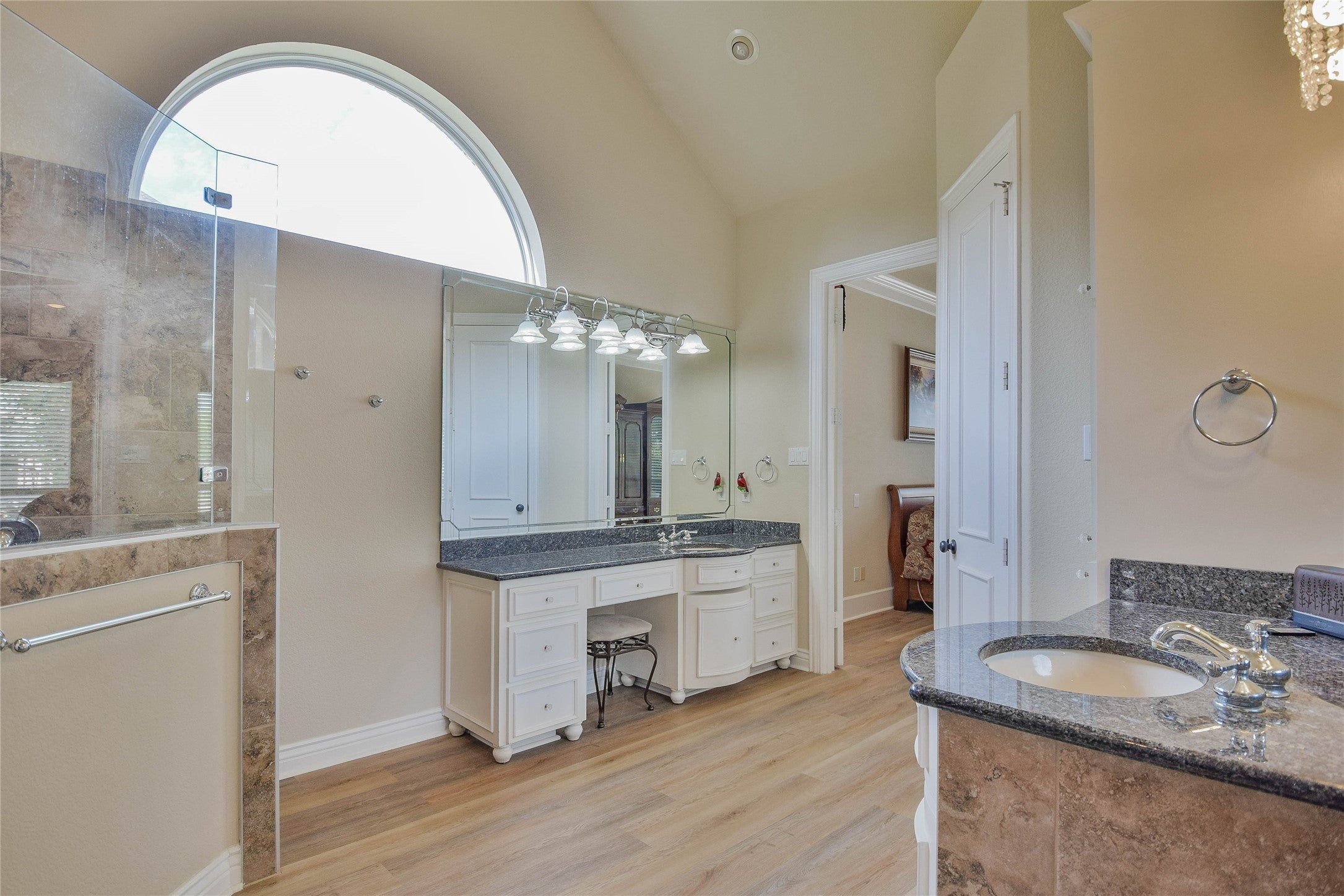 Granbury, Texas, 76048, United States, 4 Bedrooms Bedrooms, ,4 BathroomsBathrooms,Residential,Active,1967289