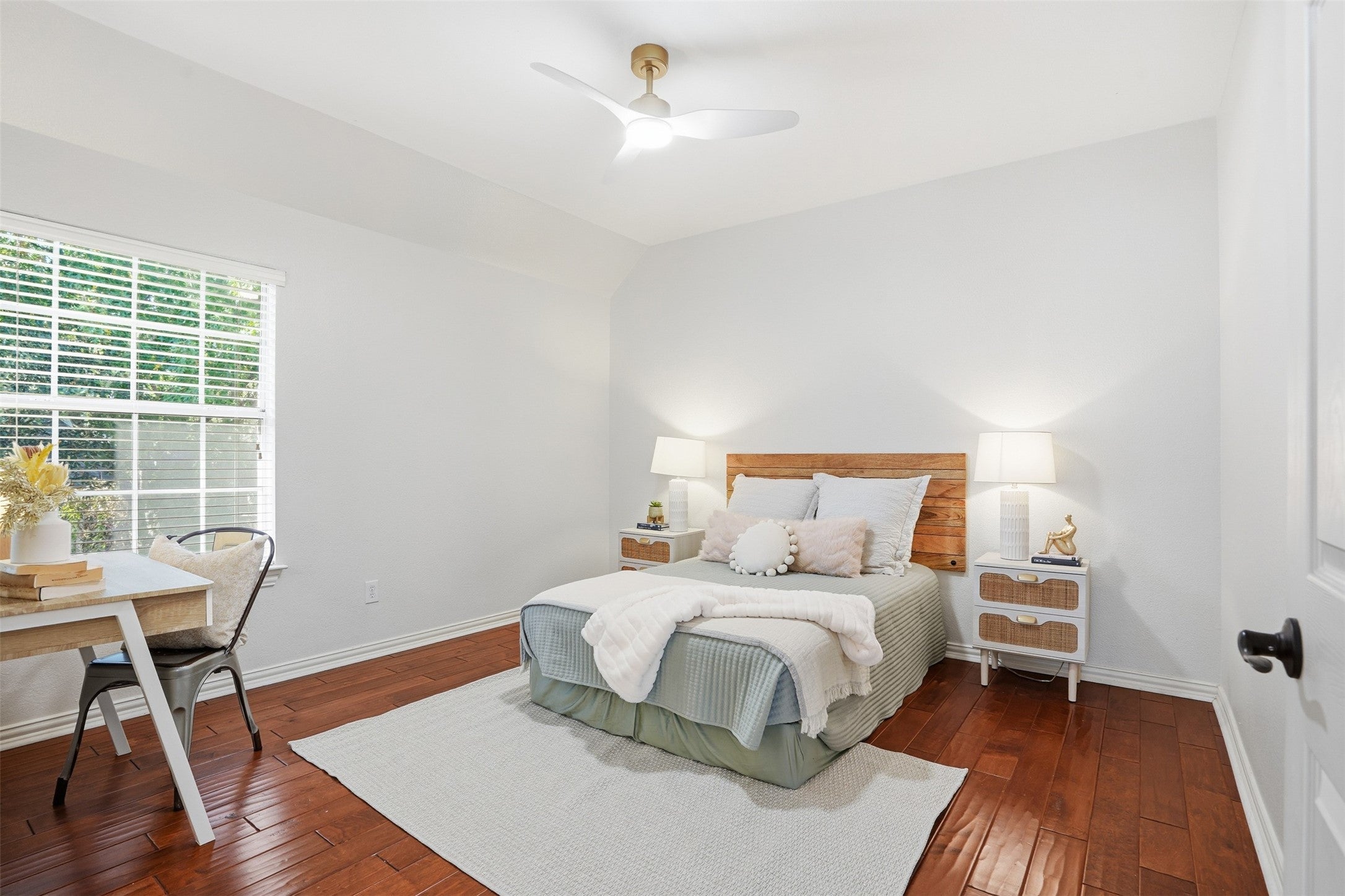 Southlake, Texas, 76092, United States, 5 Bedrooms Bedrooms, ,4 BathroomsBathrooms,Residential,Active,2008272