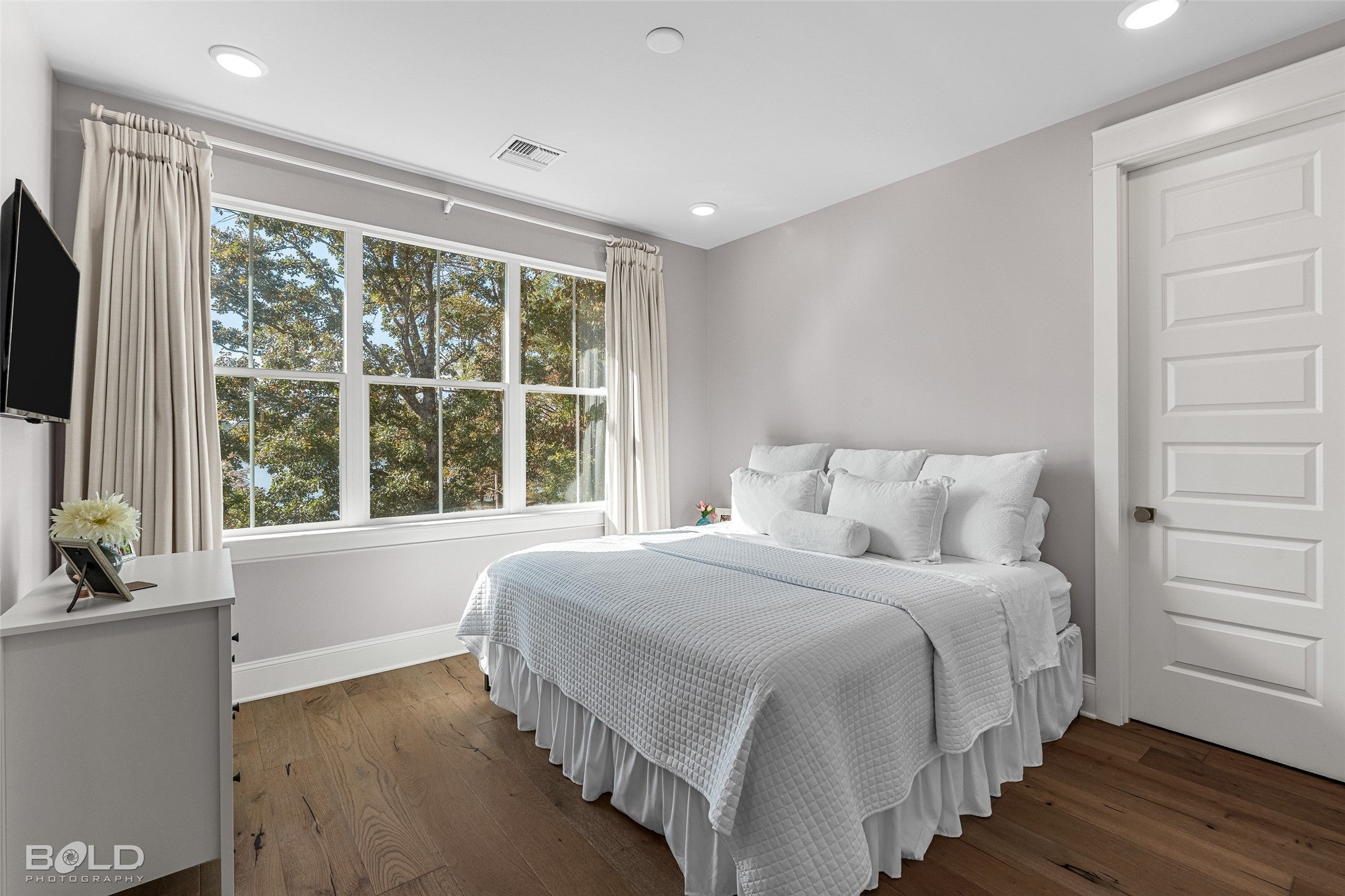 Many, Louisiana, 71449, United States, 3 Bedrooms Bedrooms, ,4 BathroomsBathrooms,Residential,Active,1993970