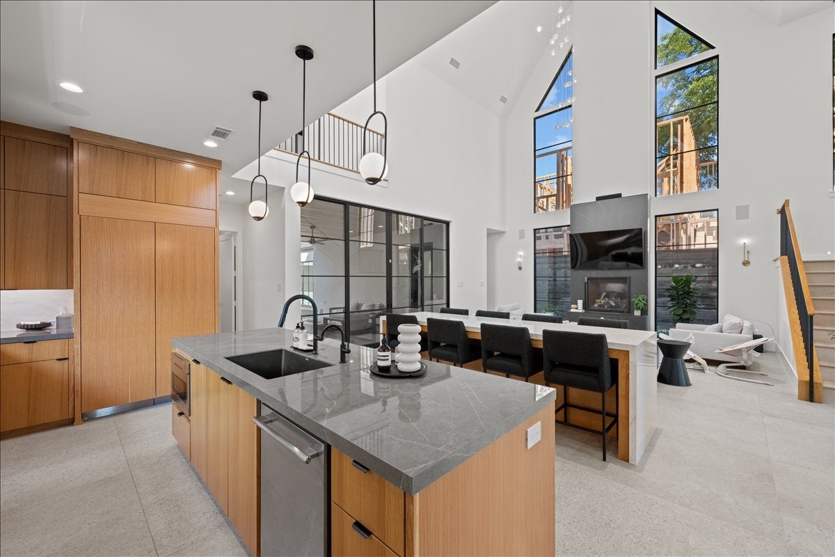 Dallas, Texas, 75206, United States, 4 Bedrooms Bedrooms, ,5 BathroomsBathrooms,Residential,Active,1967298