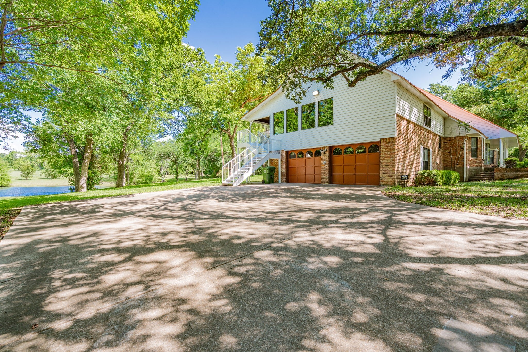 Seagoville, Texas, 75159, United States, 4 Bedrooms Bedrooms, ,5 BathroomsBathrooms,Residential,Active,1810463