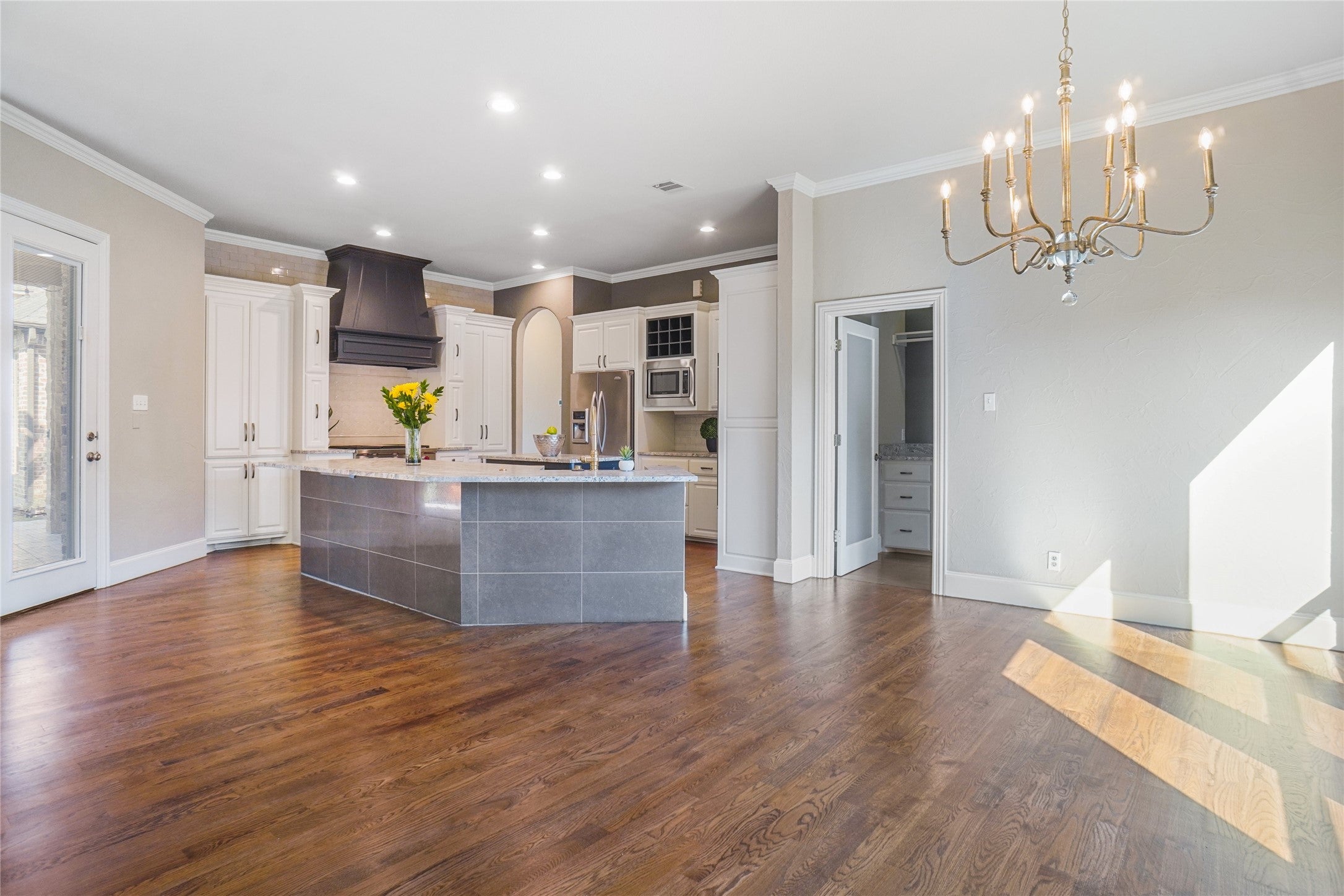 Southlake, Texas, 76092, United States, 4 Bedrooms Bedrooms, ,4 BathroomsBathrooms,Residential,Active,1962191