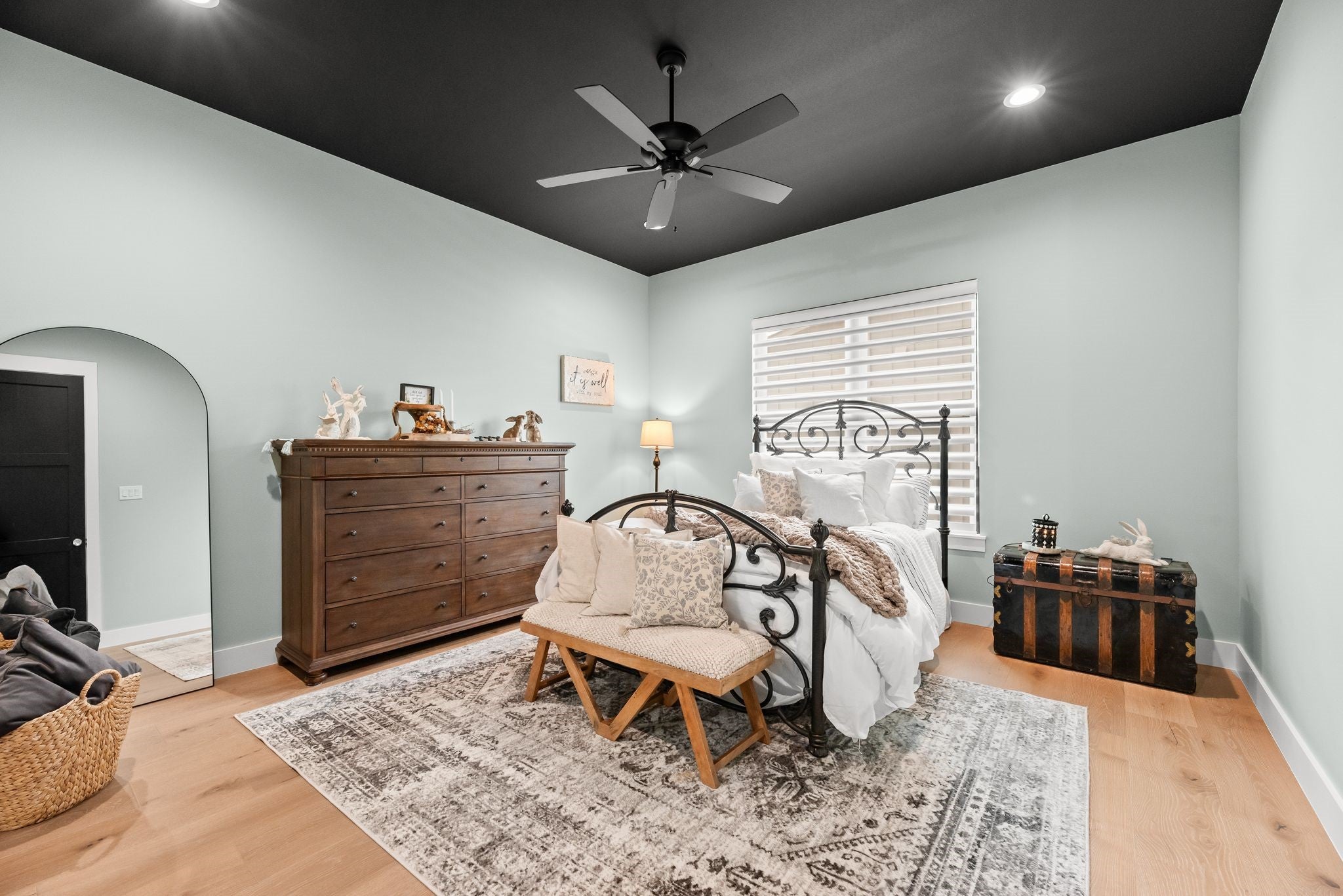 Corsicana, Texas, 75109, United States, 4 Bedrooms Bedrooms, ,5 BathroomsBathrooms,Residential,Active,2009808