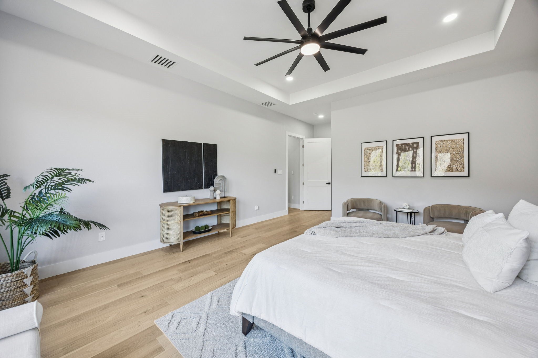 Cedar Hill, Texas, 75104, United States, 4 Bedrooms Bedrooms, ,5 BathroomsBathrooms,Residential,Active,1993947