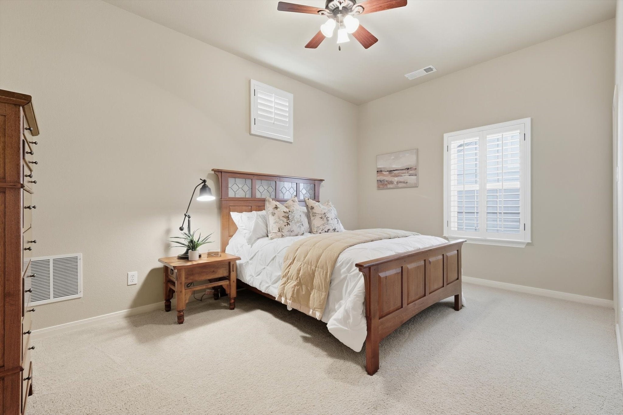 Carrollton, Texas, 75010, United States, 4 Bedrooms Bedrooms, ,7 BathroomsBathrooms,Residential,Active,1960128