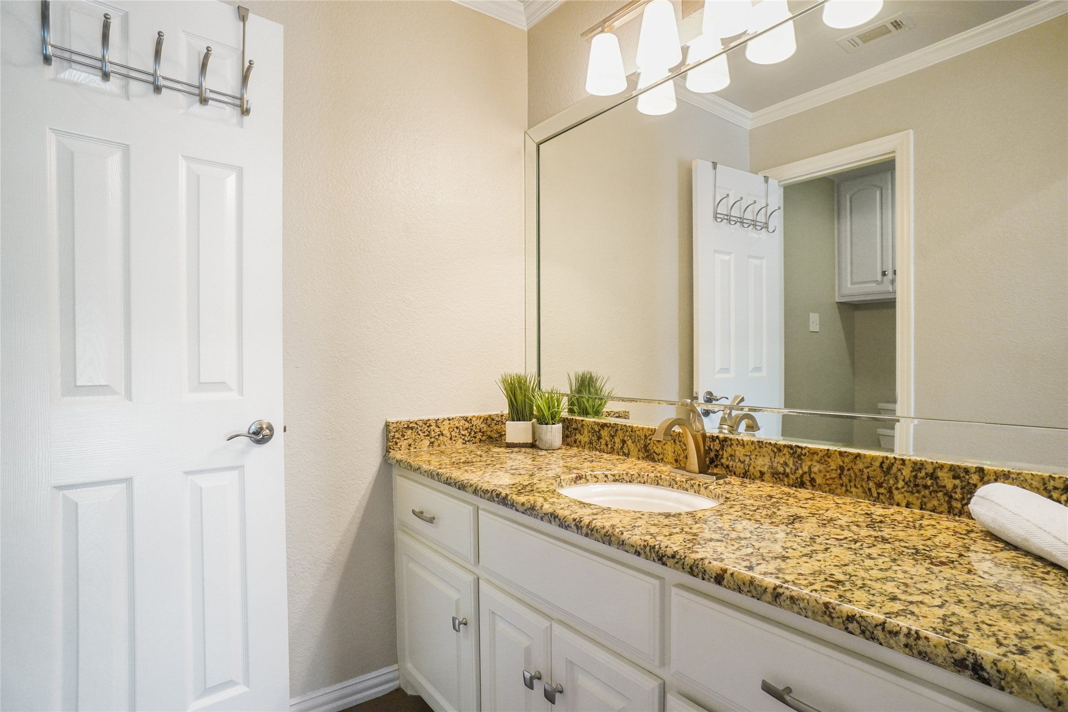 Southlake, Texas, 76092, United States, 4 Bedrooms Bedrooms, ,4 BathroomsBathrooms,Residential,Active,1962191