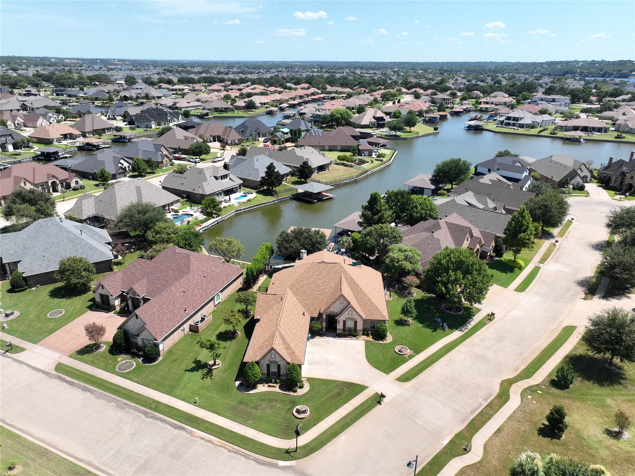 Granbury, Texas, 76048, United States, 4 Bedrooms Bedrooms, ,3 BathroomsBathrooms,Residential,Active,1929707