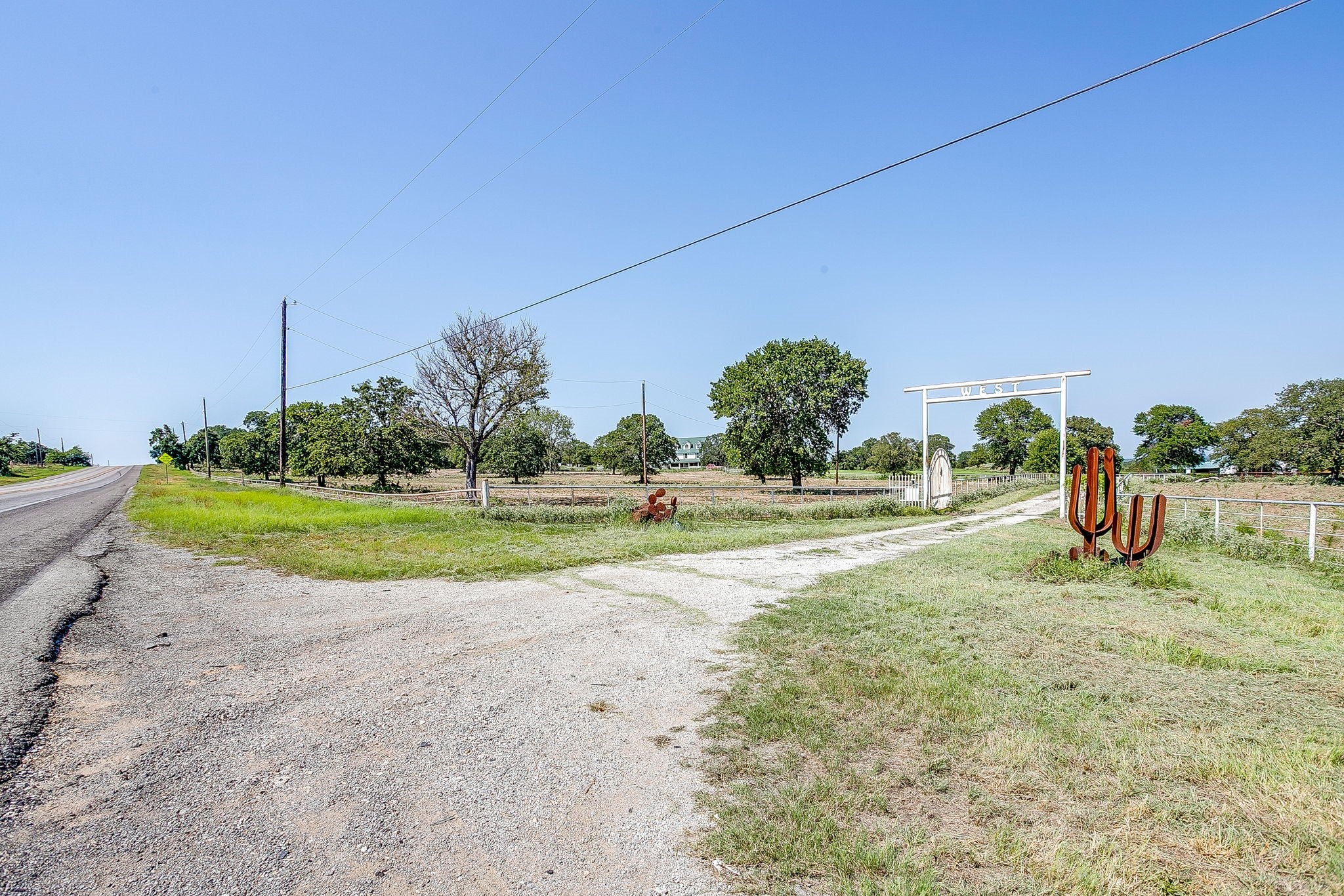 Springtown, Texas, 76082, United States, 4 Bedrooms Bedrooms, ,4 BathroomsBathrooms,Residential,Active,1944276