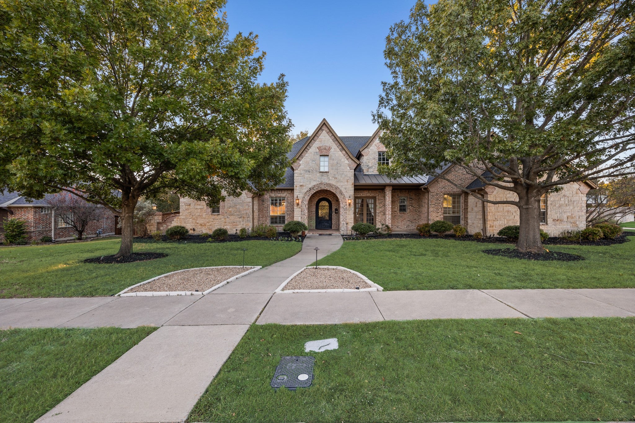 Midlothian, Texas, 76065, United States, 4 Bedrooms Bedrooms, ,4 BathroomsBathrooms,Residential,Active,1992317