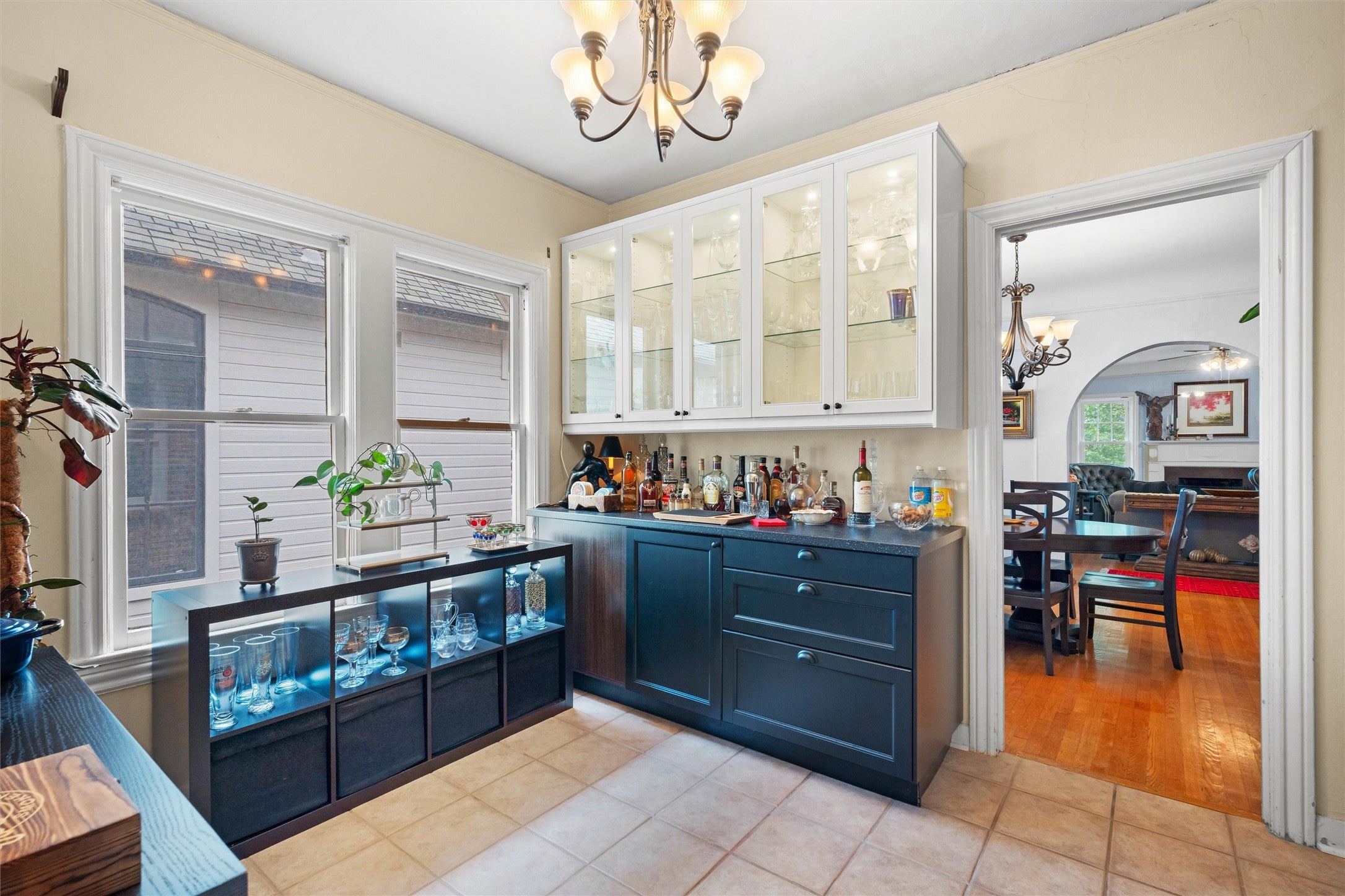 Dallas, Texas, 75219, United States, 6 Bedrooms Bedrooms, ,2 BathroomsBathrooms,Residential,Active,1808211