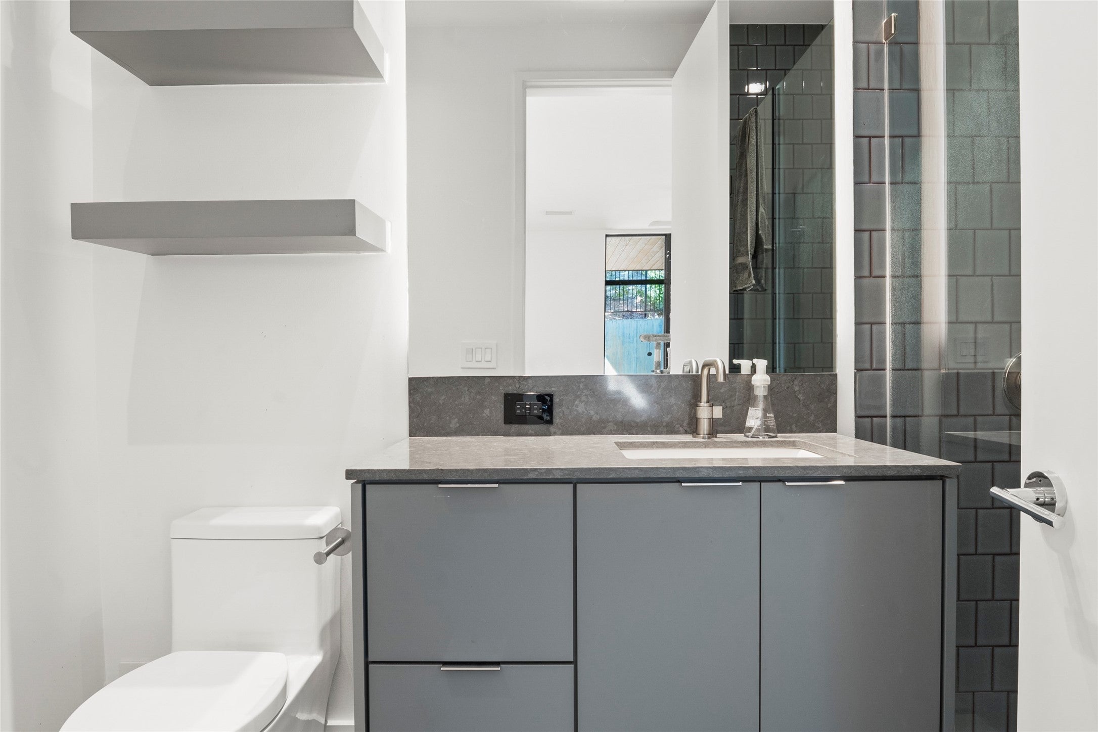 Flower Mound, Texas, 75022, United States, 5 Bedrooms Bedrooms, ,6 BathroomsBathrooms,Residential,Active,1964262