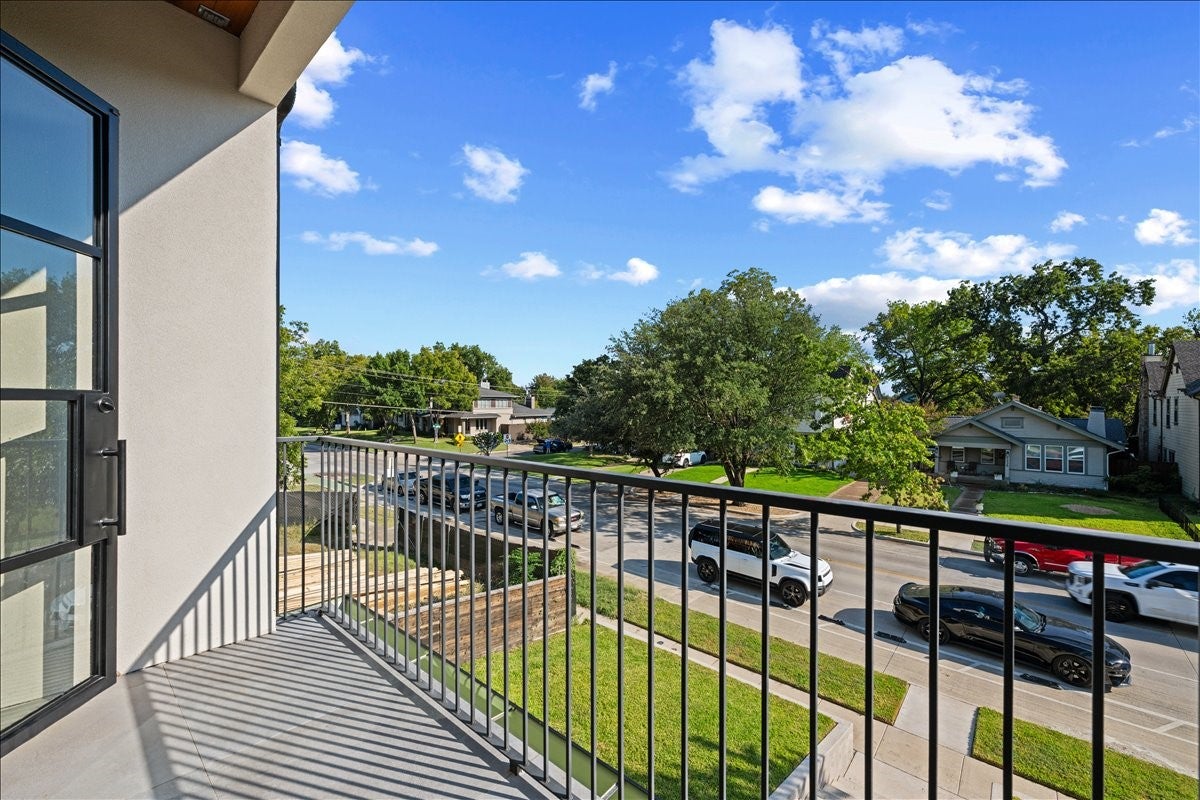 Dallas, Texas, 75206, United States, 4 Bedrooms Bedrooms, ,5 BathroomsBathrooms,Residential,Active,2013902