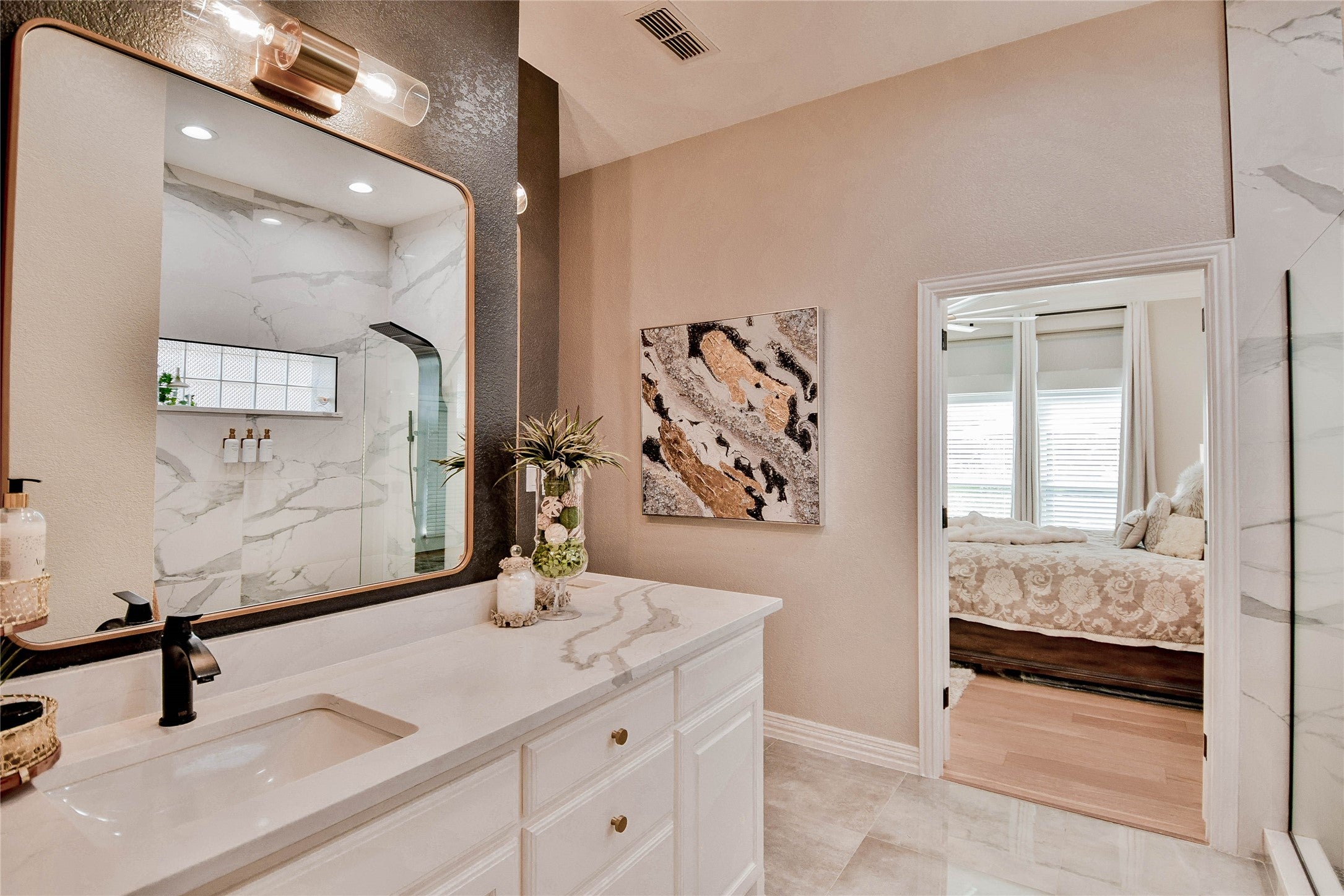 Granbury, Texas, 76048, United States, 3 Bedrooms Bedrooms, ,3 BathroomsBathrooms,Residential,Active,1988467