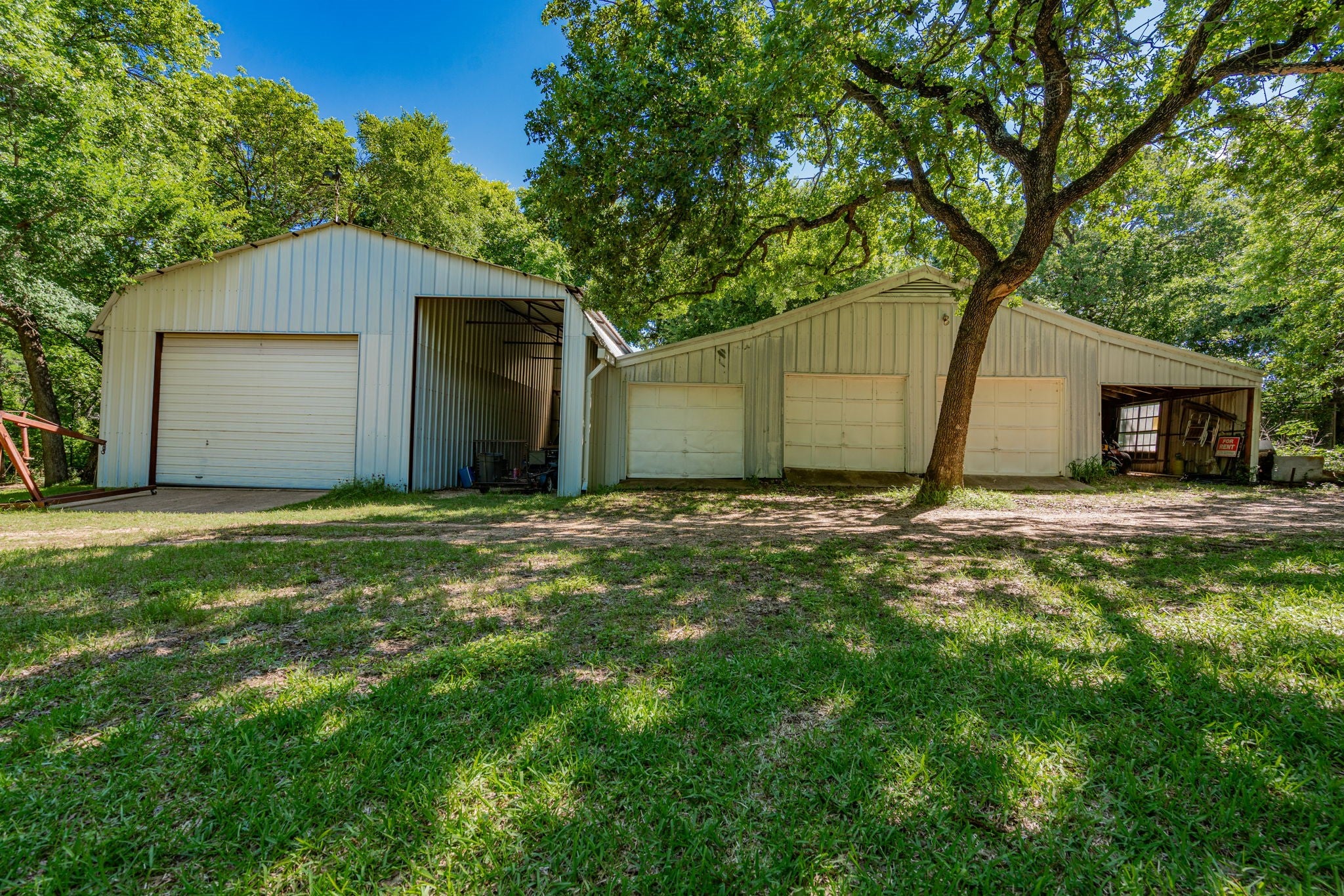 Seagoville, Texas, 75159, United States, 4 Bedrooms Bedrooms, ,5 BathroomsBathrooms,Residential,Active,1810463