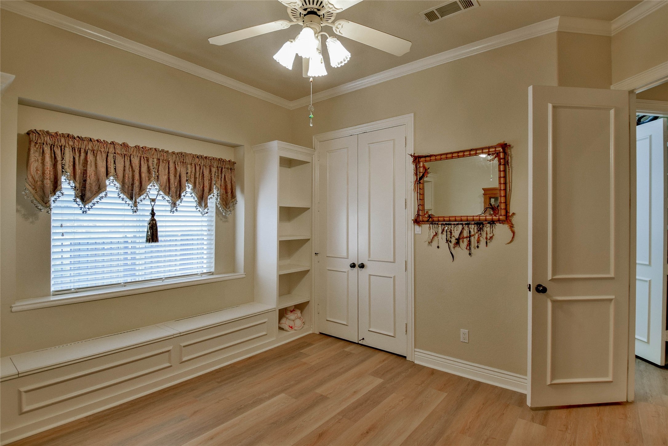 Granbury, Texas, 76048, United States, 4 Bedrooms Bedrooms, ,4 BathroomsBathrooms,Residential,Active,1967289